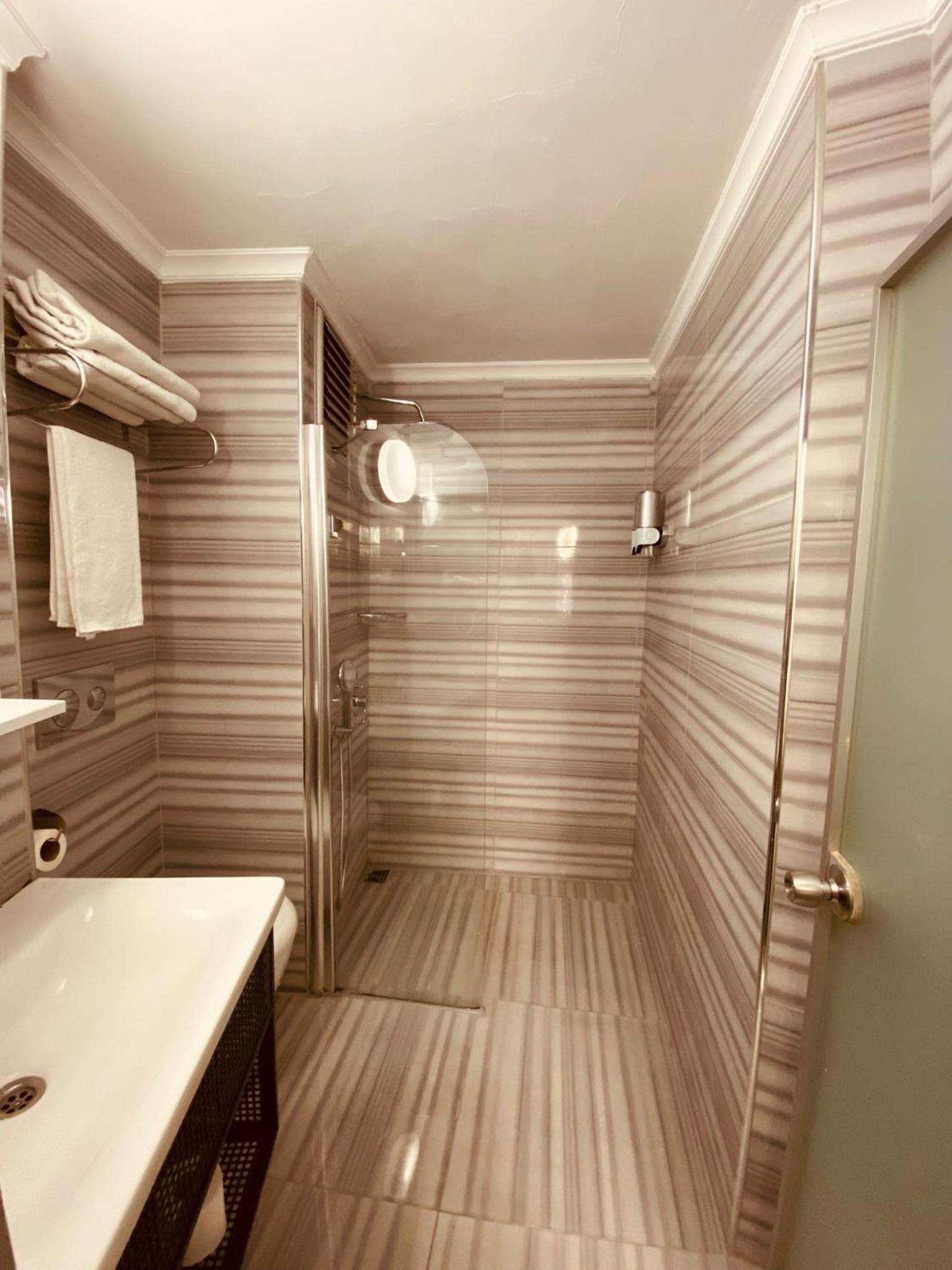 Economy Single Room