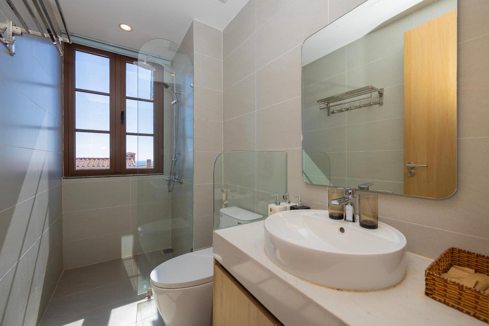 Double Room with Sea View - Photo 6