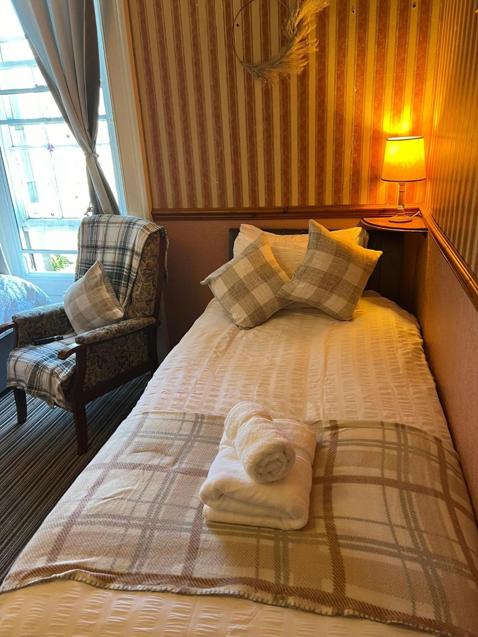 Standard Single Room with Shared Bathroom