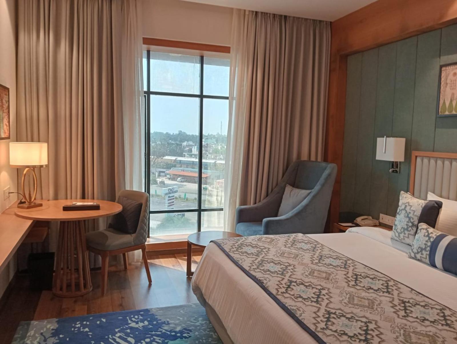 Sarovar Suite - 1 Double Bed - Photo 8