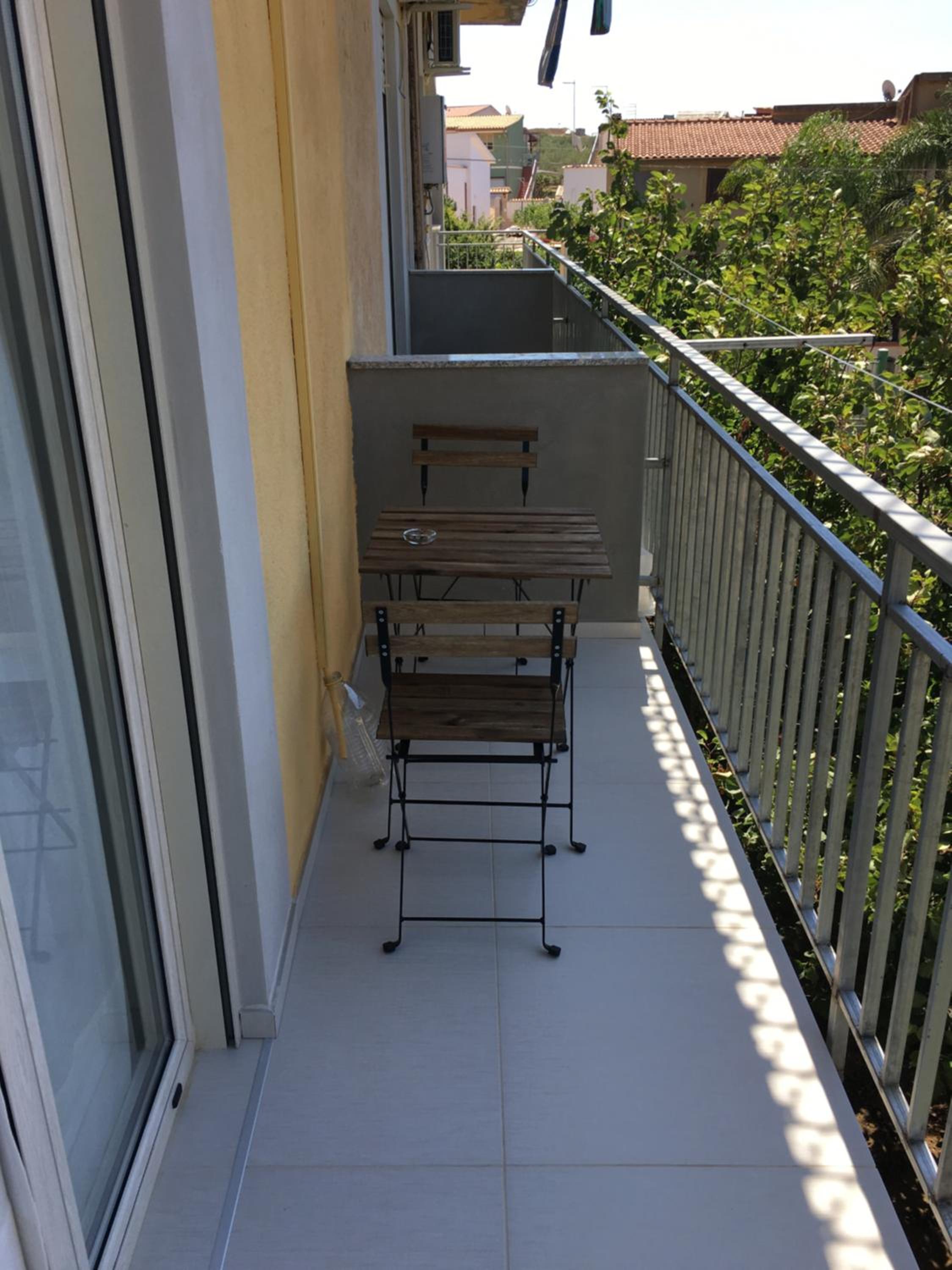 Quadruple Room with Balcony - Photo 4