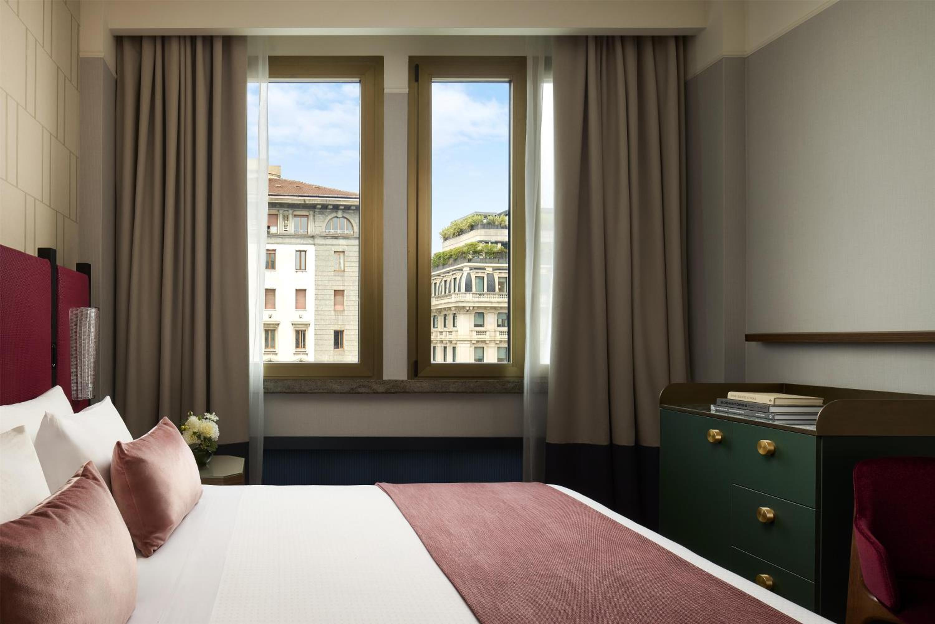 Premium Room with View - Photo 3