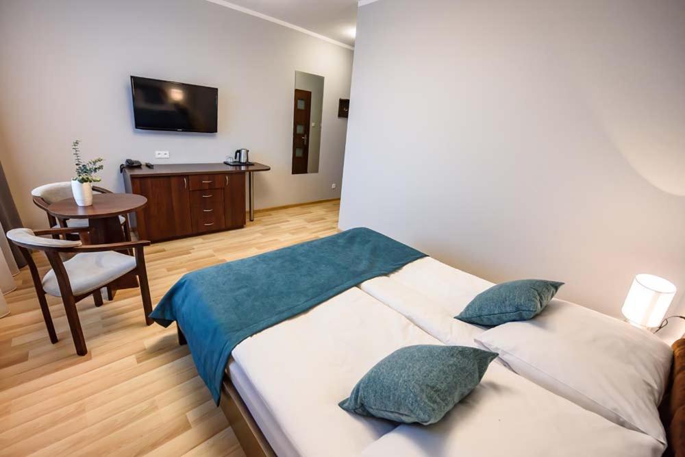 Standard Double Room photo 2