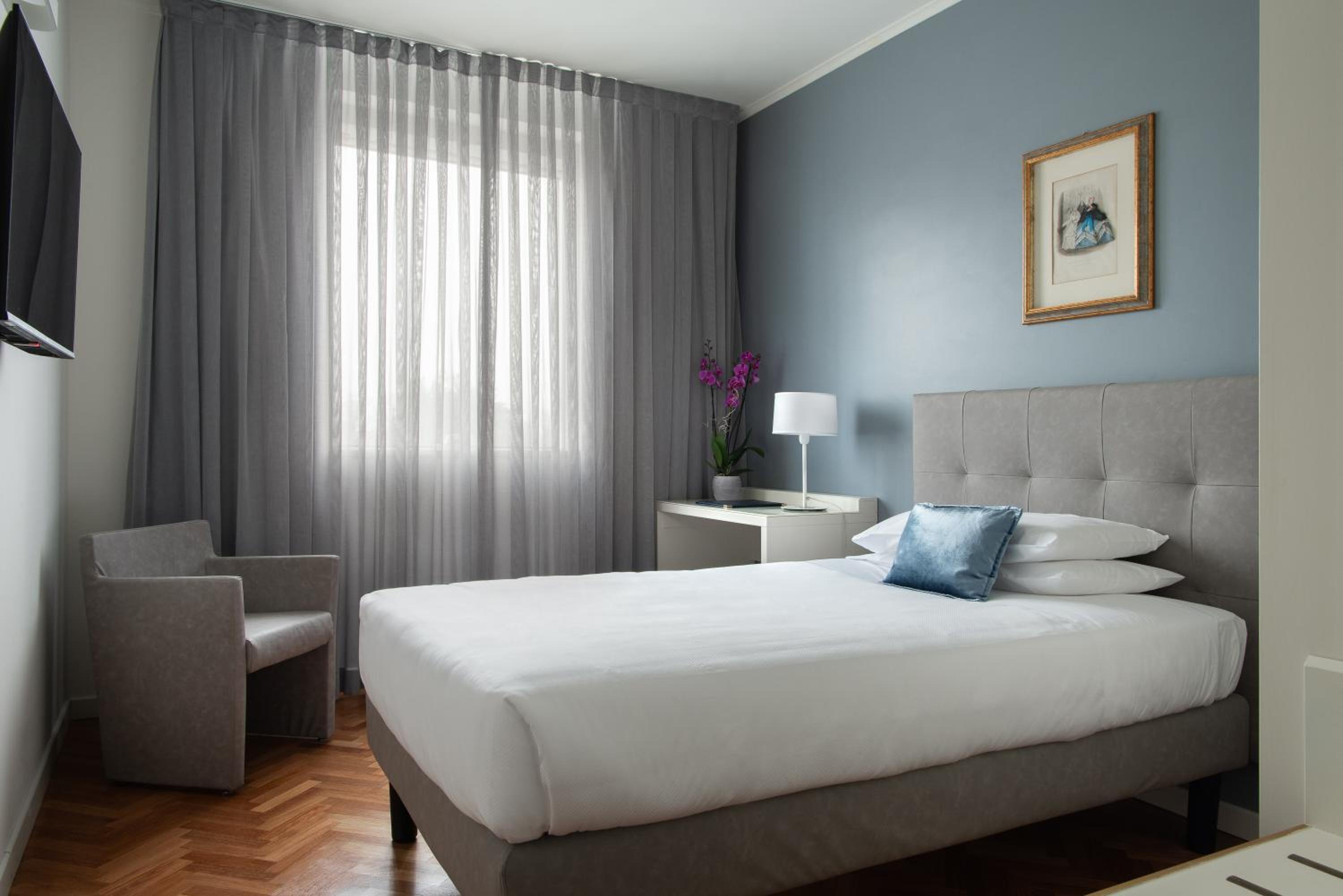 Large Single Room