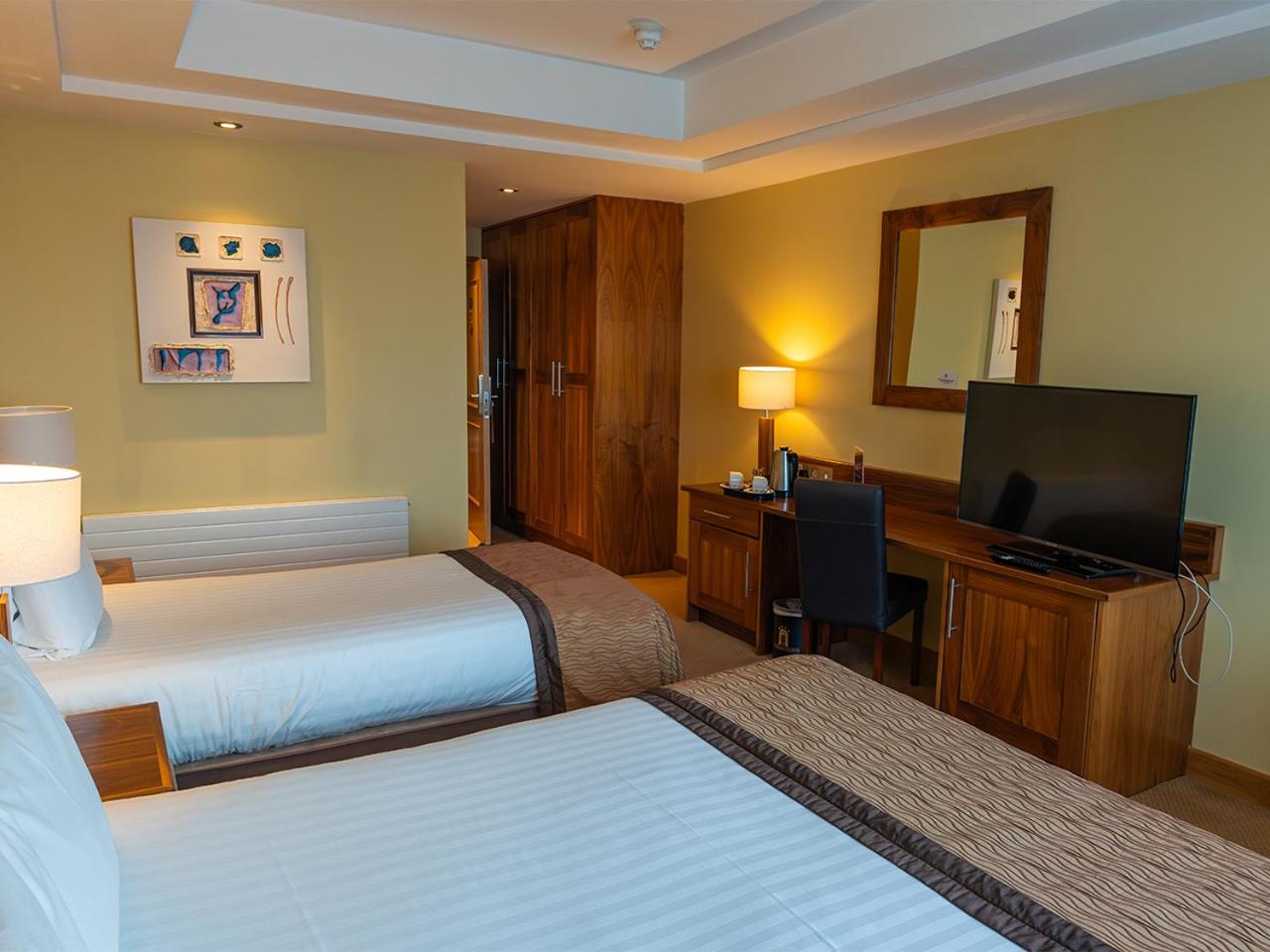 Basic Triple Room photo 3