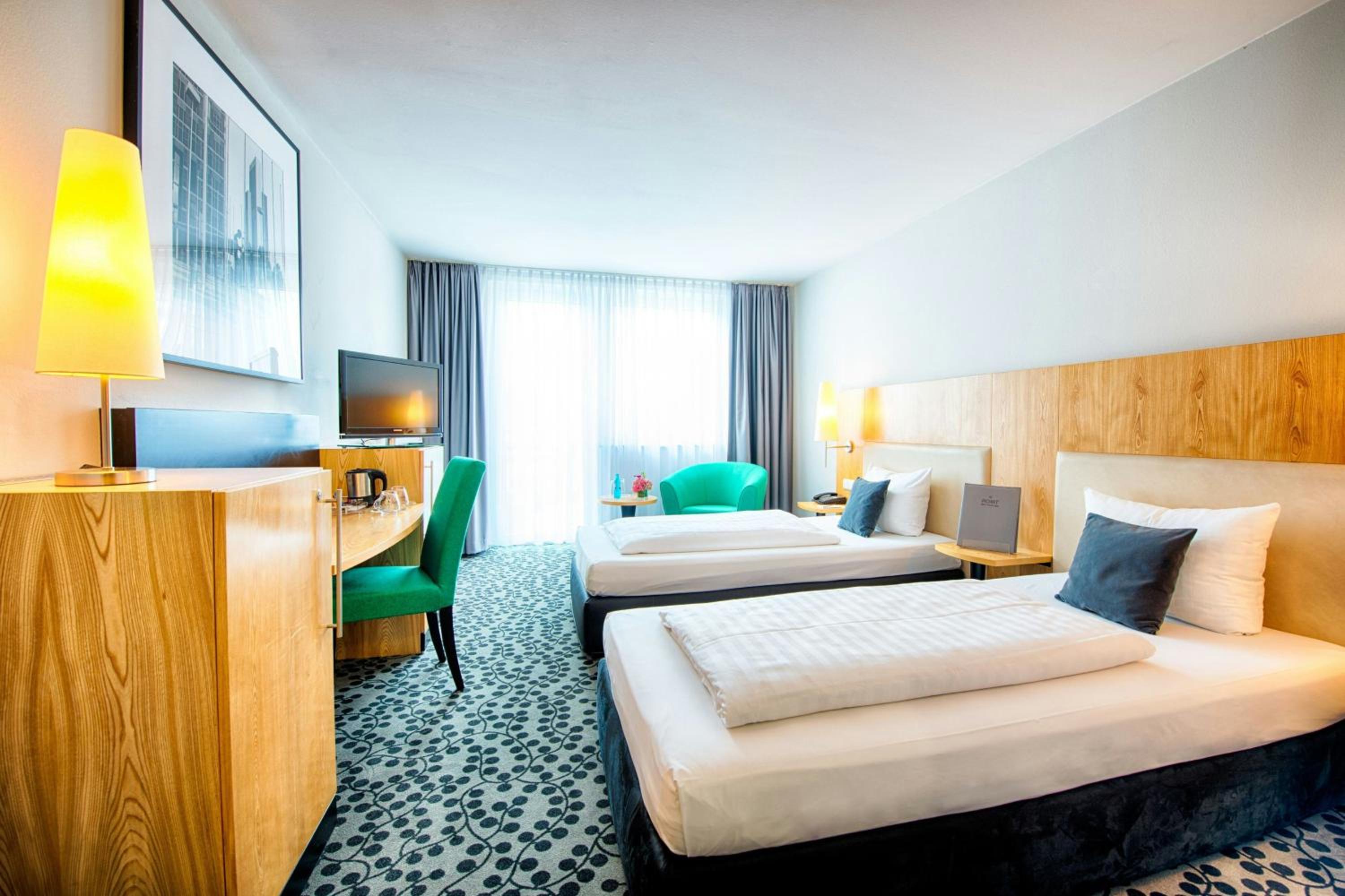 Standard Twin Room with City View