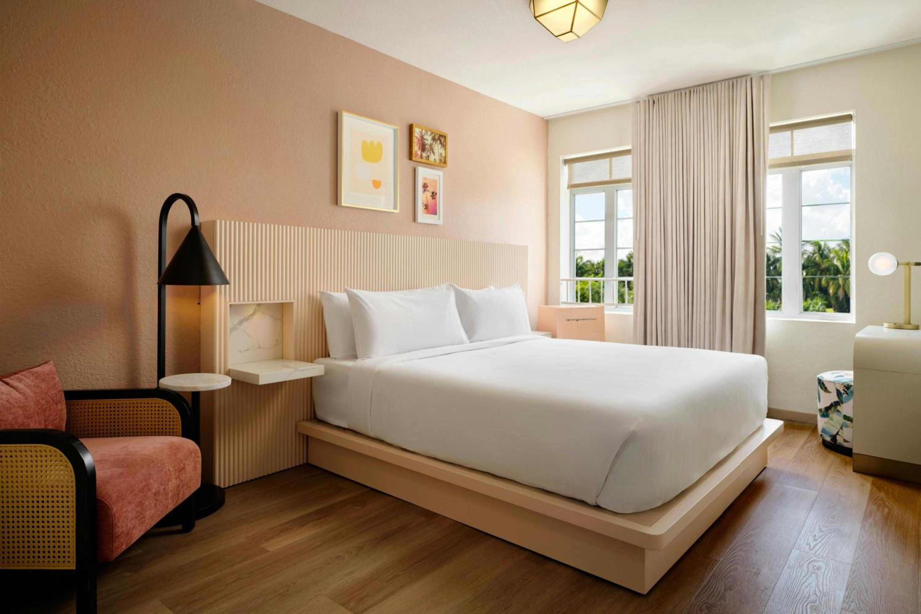 Waterview King Room with Pool View