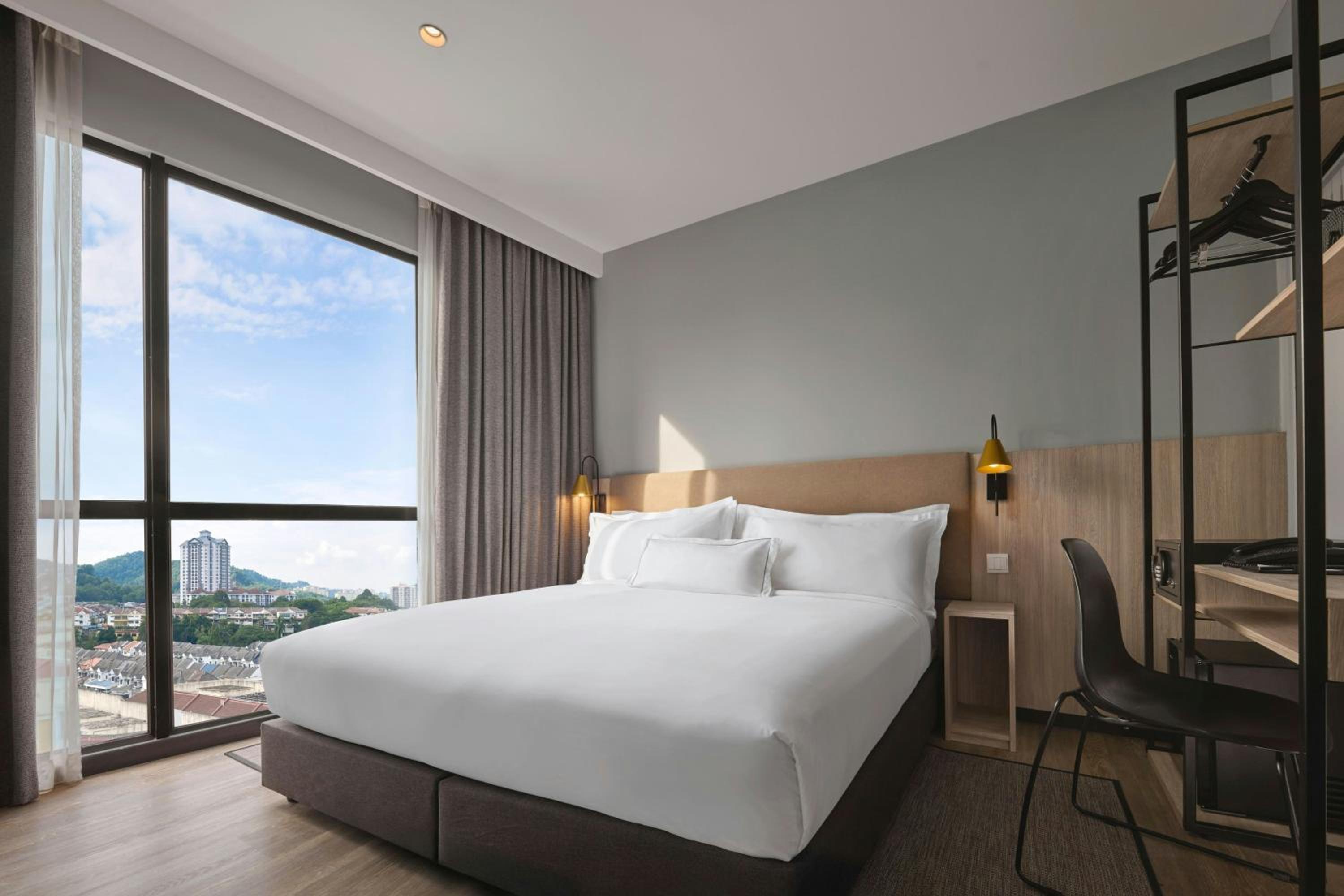 Prime Deluxe King Room photo 2