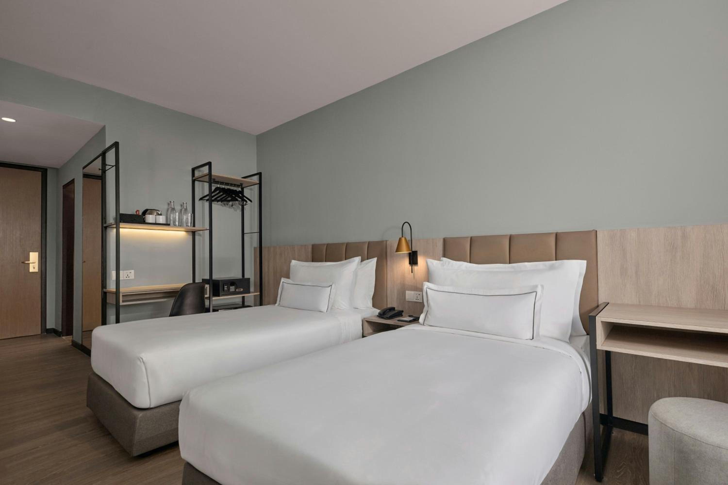 Premium Twin Room photo 3