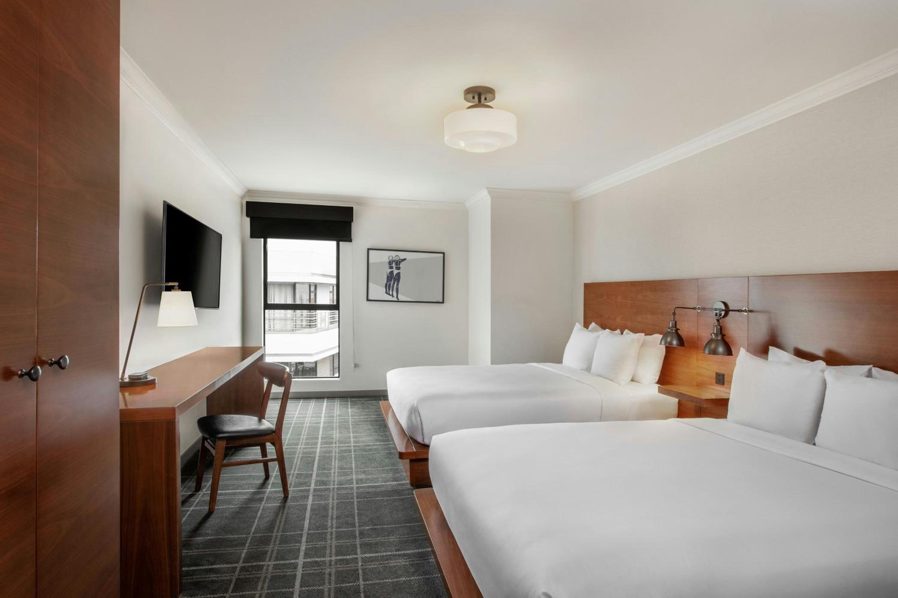 Queen Room with Two Queen Beds and Roll-In Shower - Mobility and Hearing Accessible photo 3