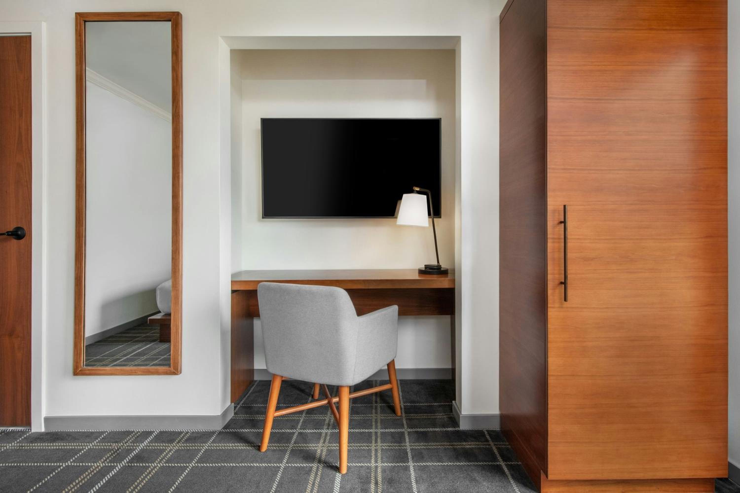 King Room with City View photo 2