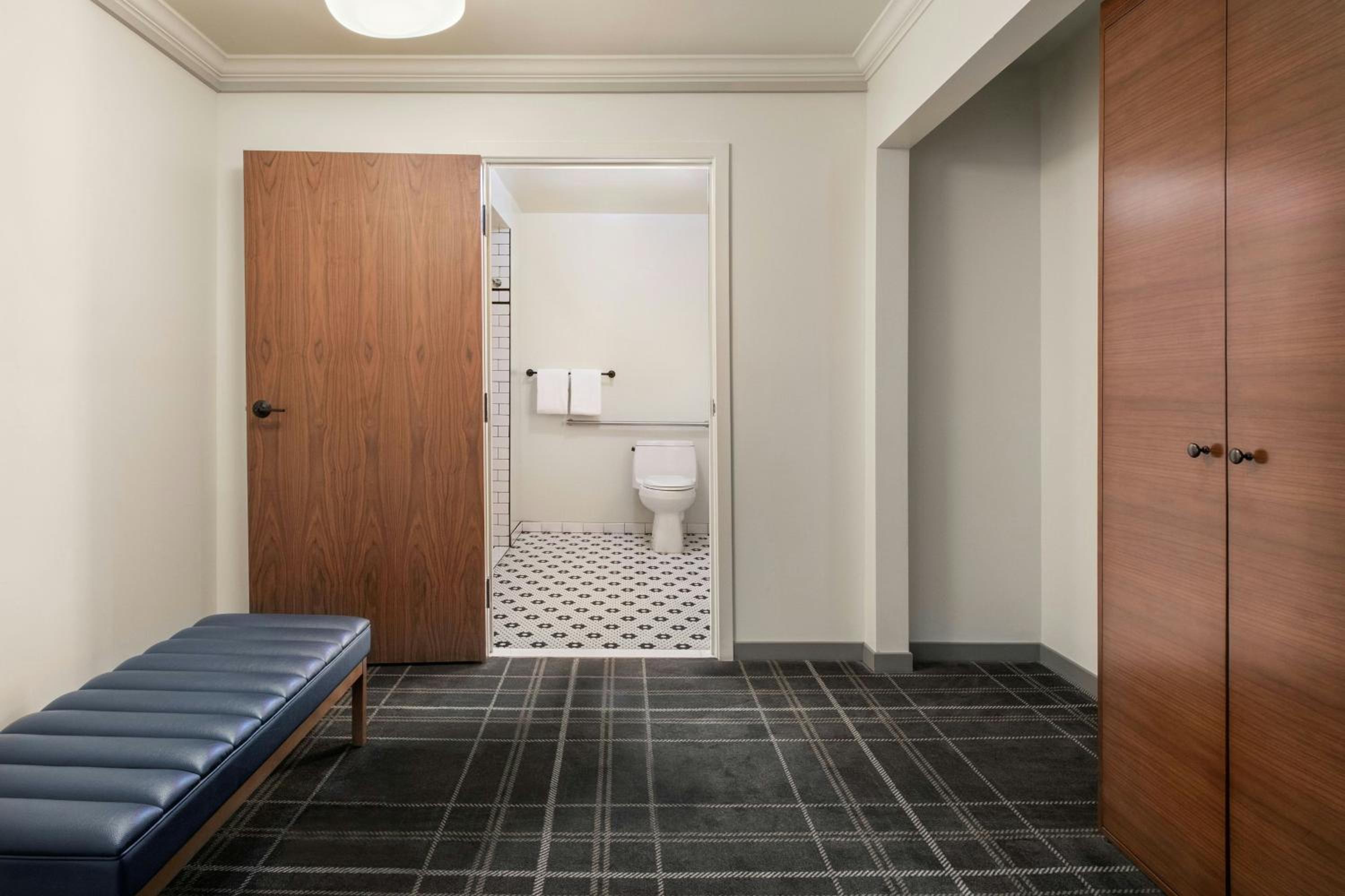 Queen Room with Two Queen Beds and Roll-In Shower - Mobility and Hearing Accessible