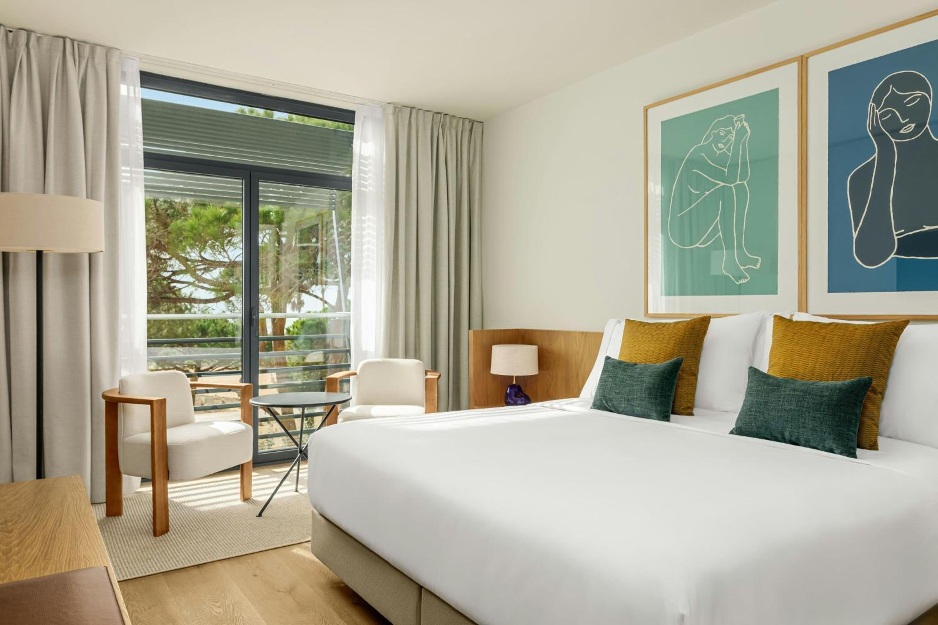 Standard King Room with Garden View - Photo 1