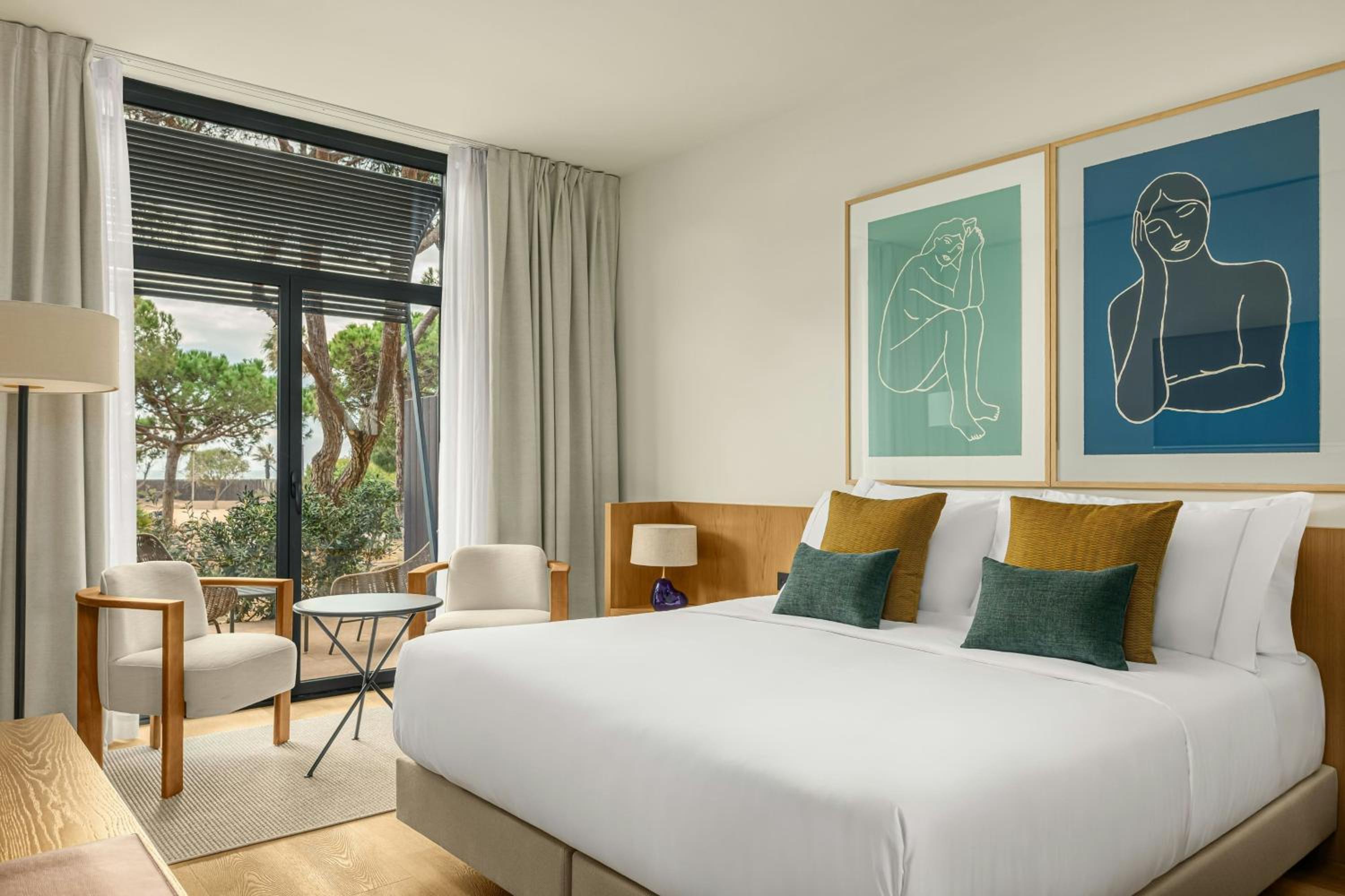 Premium King Room with Garden Access and Garden View