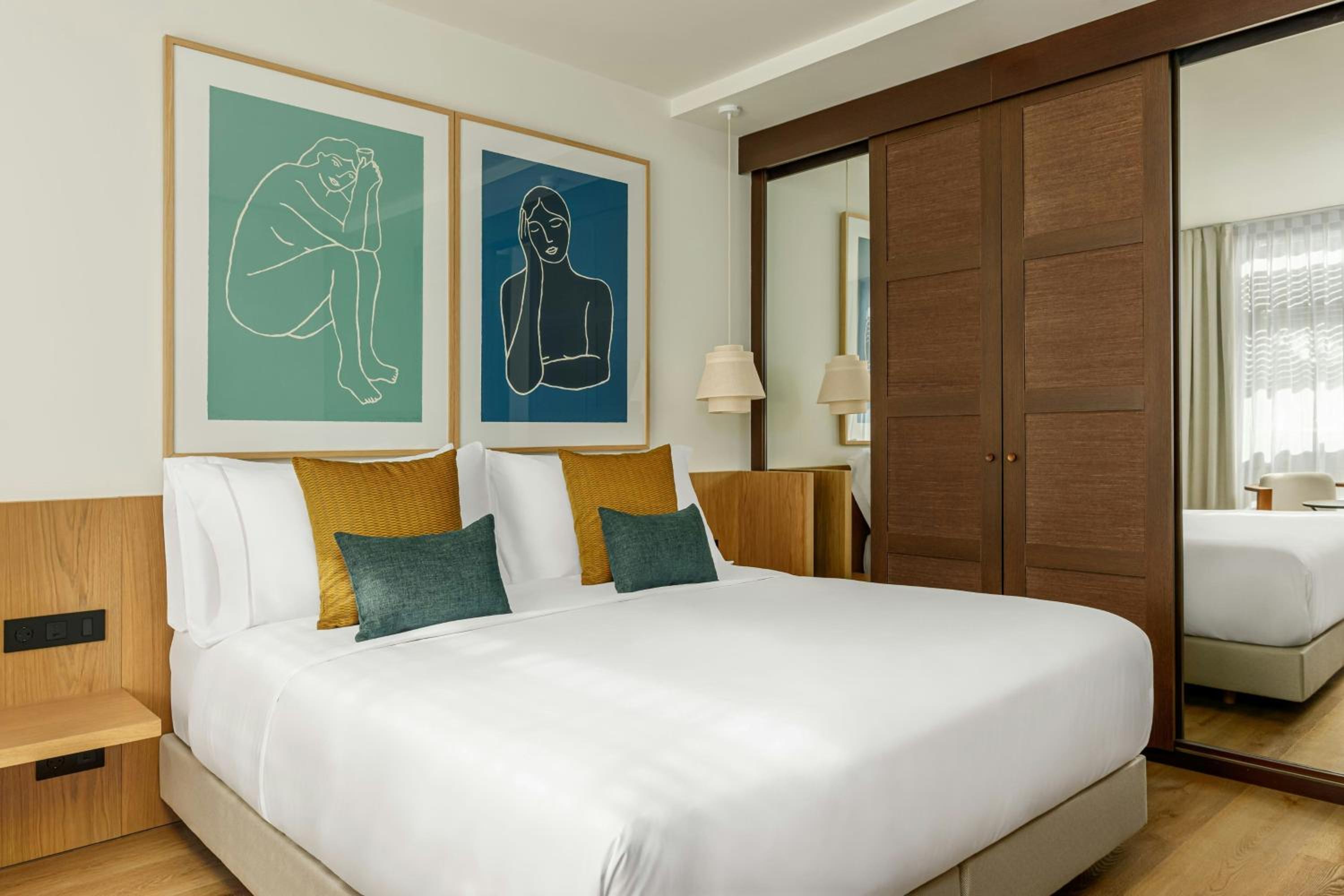 Premium King Room with Sea View - High Floor - Photo 2