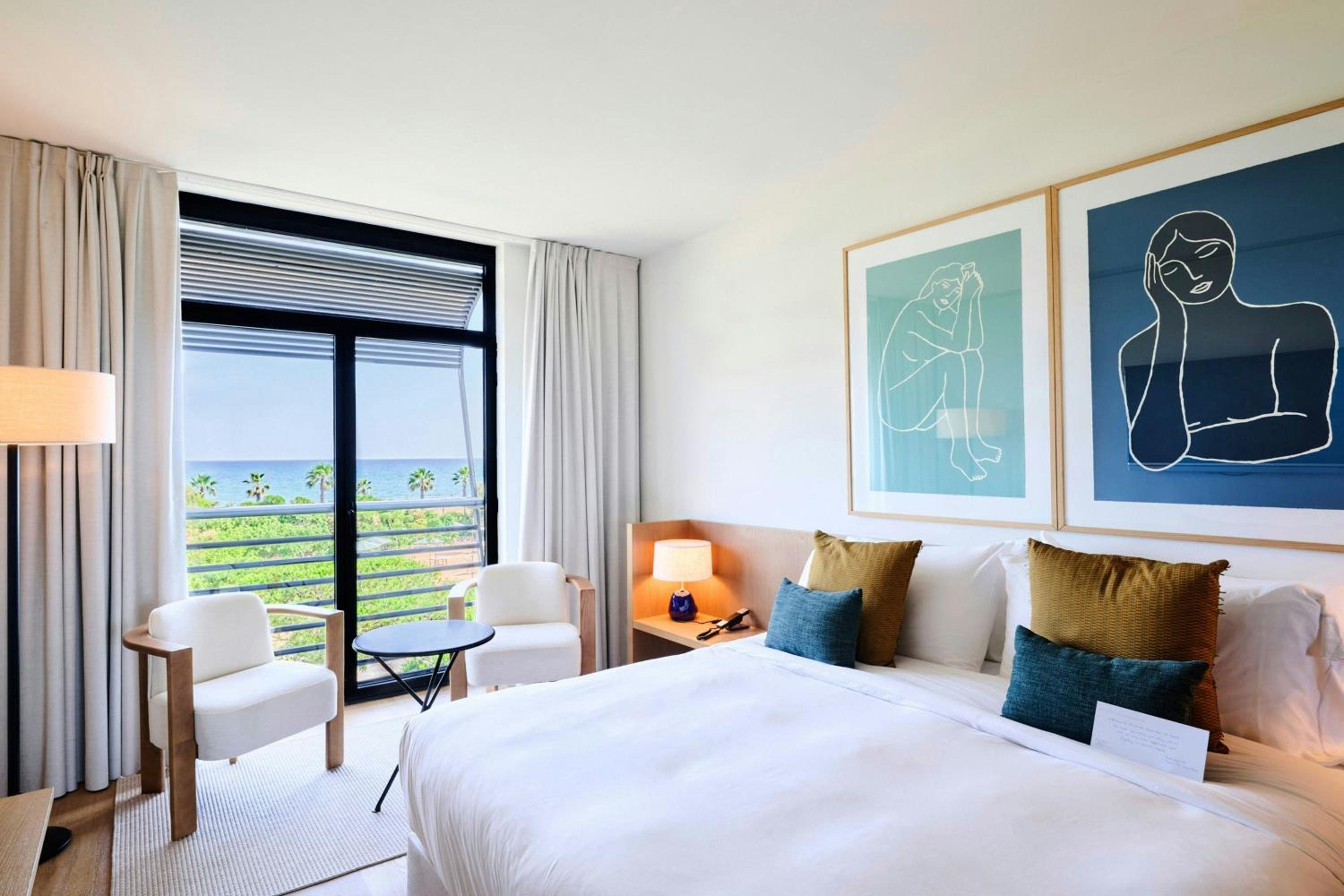 Standard King Room with Sea View photo 3