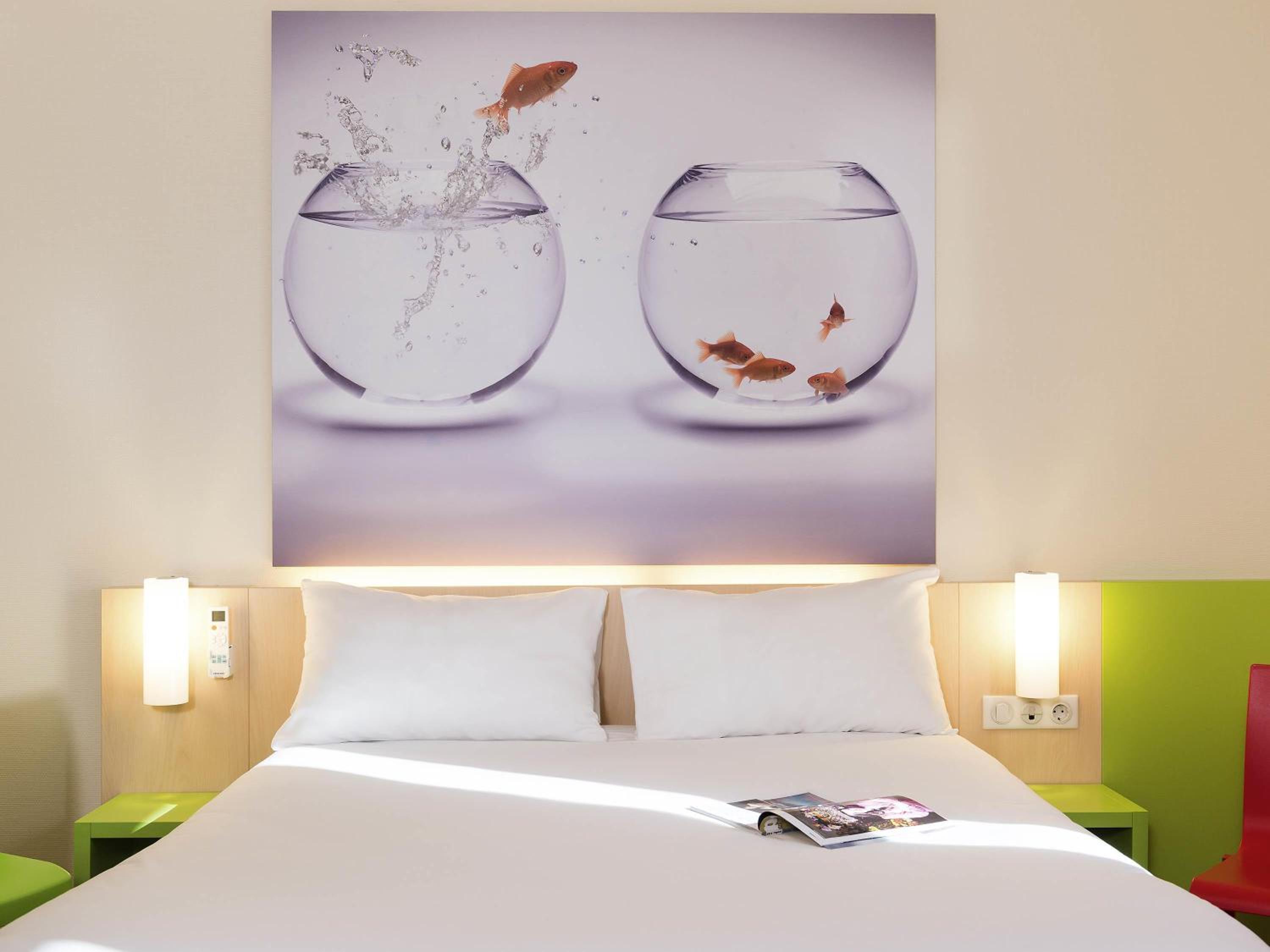 Standard Room with One Double Bed and One Single Bed - Photo 1