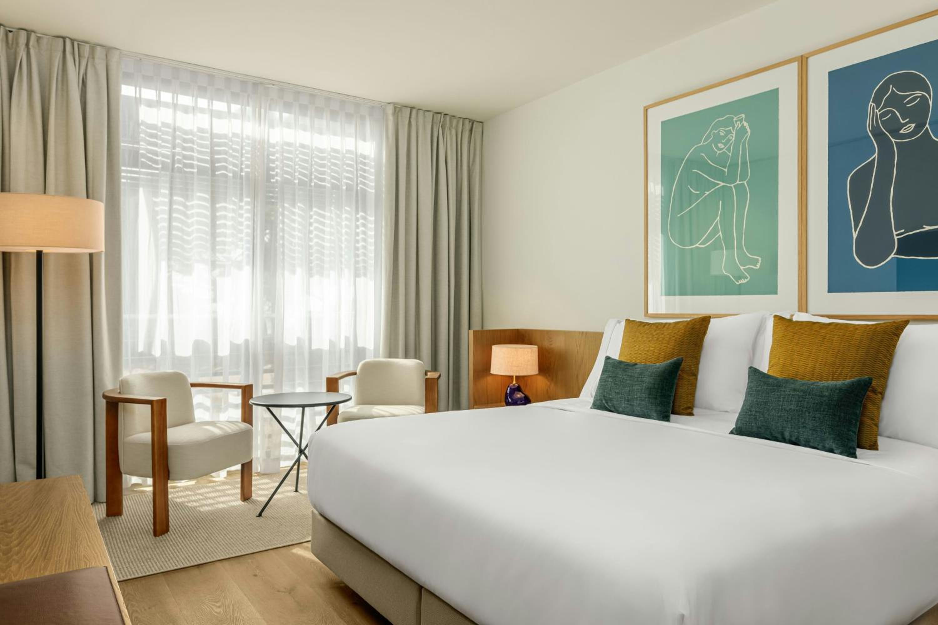 Premium King Room with Sea View - High Floor - Photo 4