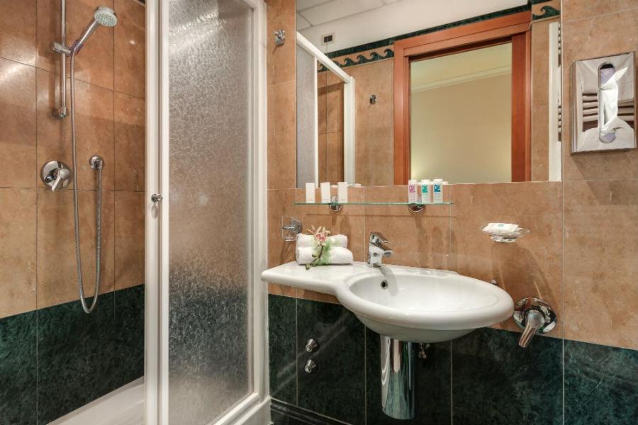 Deluxe Double Room with Extra Bed