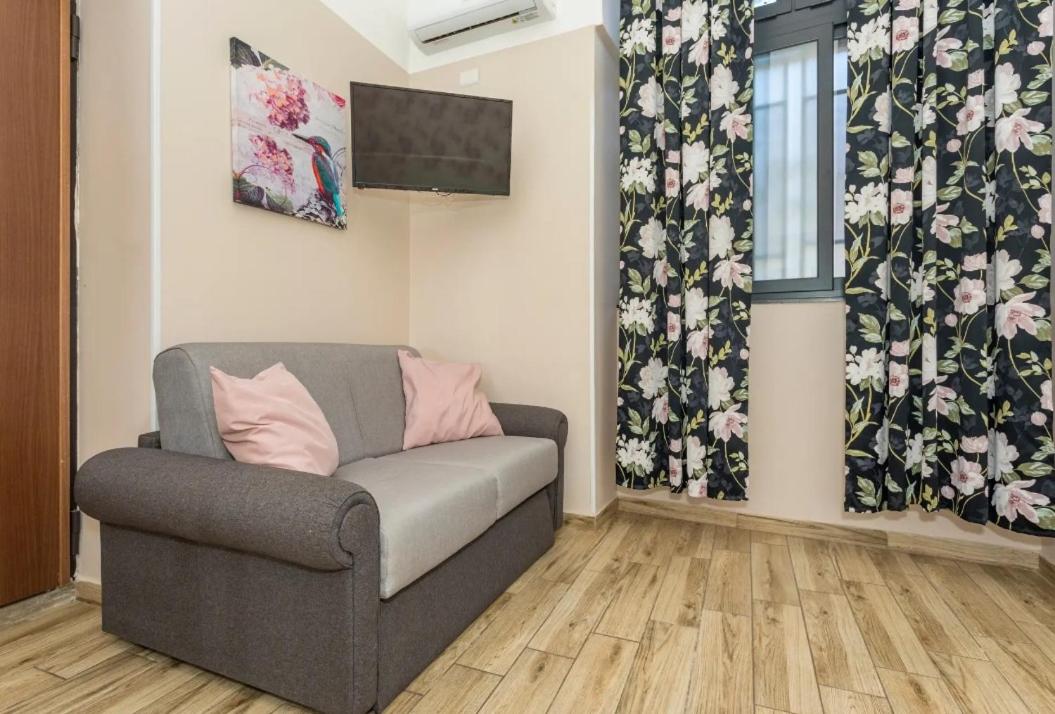 One-Bedroom Family Apartment