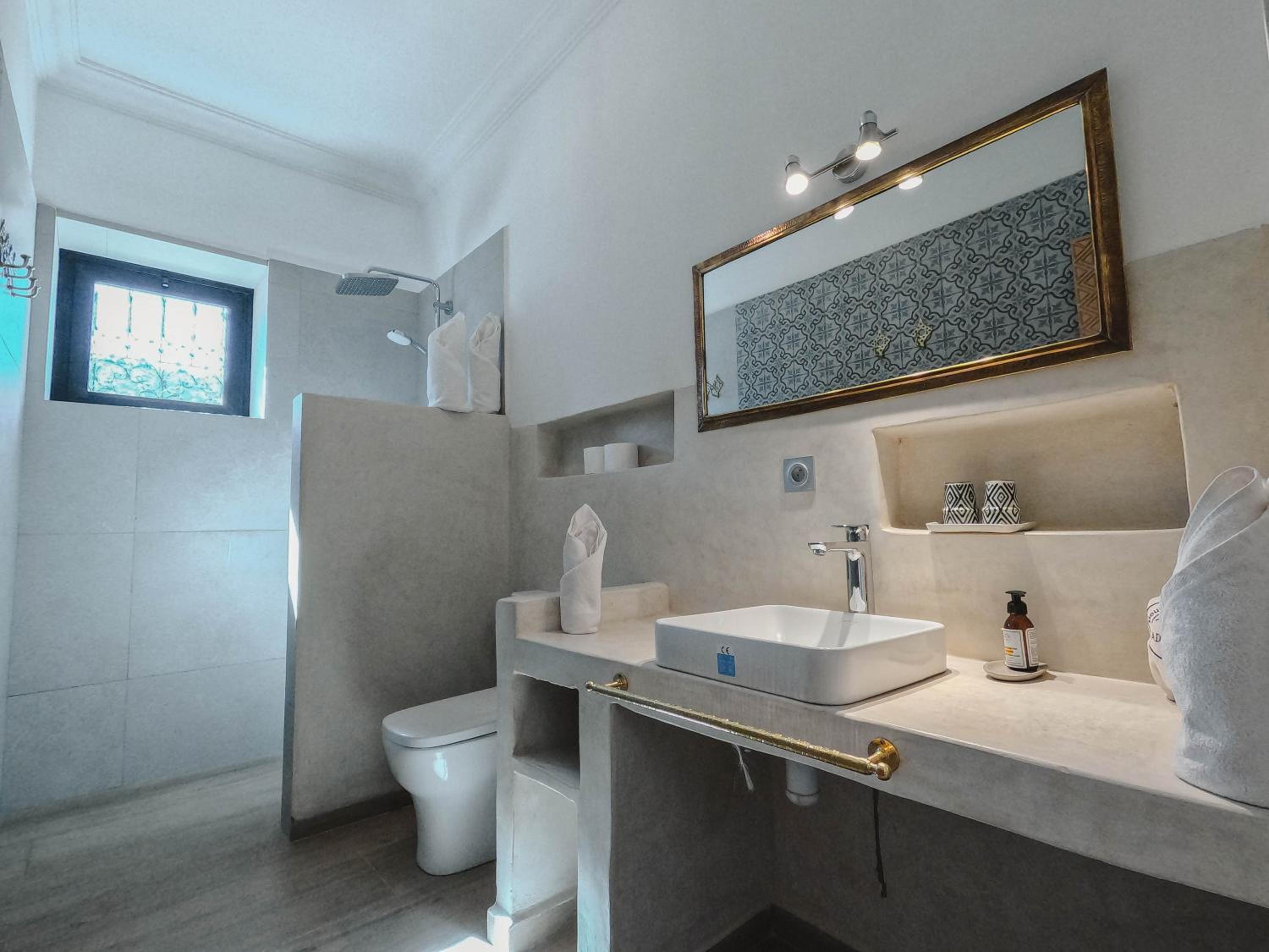 Double or Twin Room with Mountain View photo 2