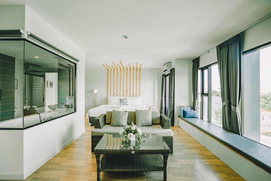Suite with Spa Bath