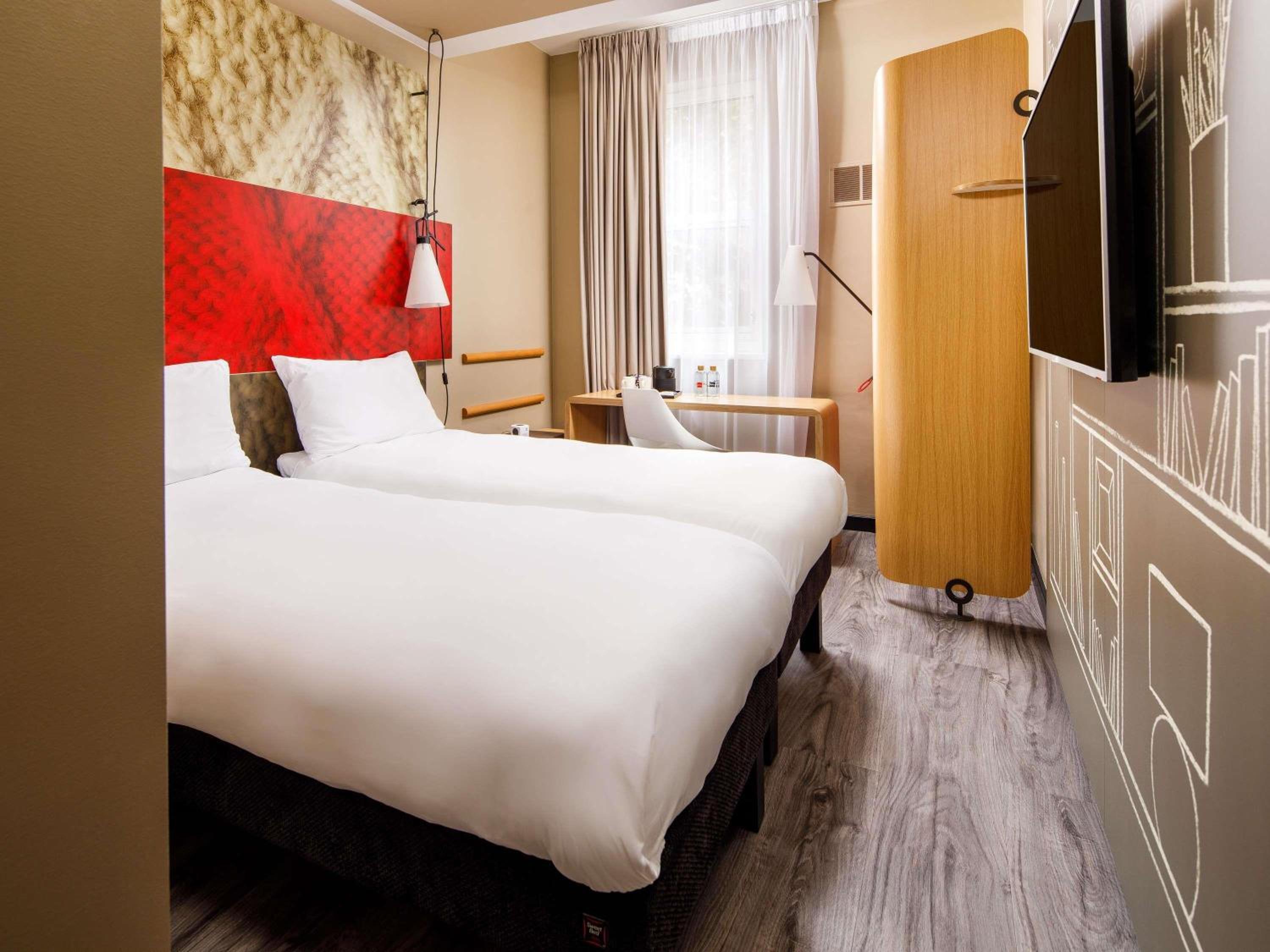 Accessible Room with Two Single Beds photo 1