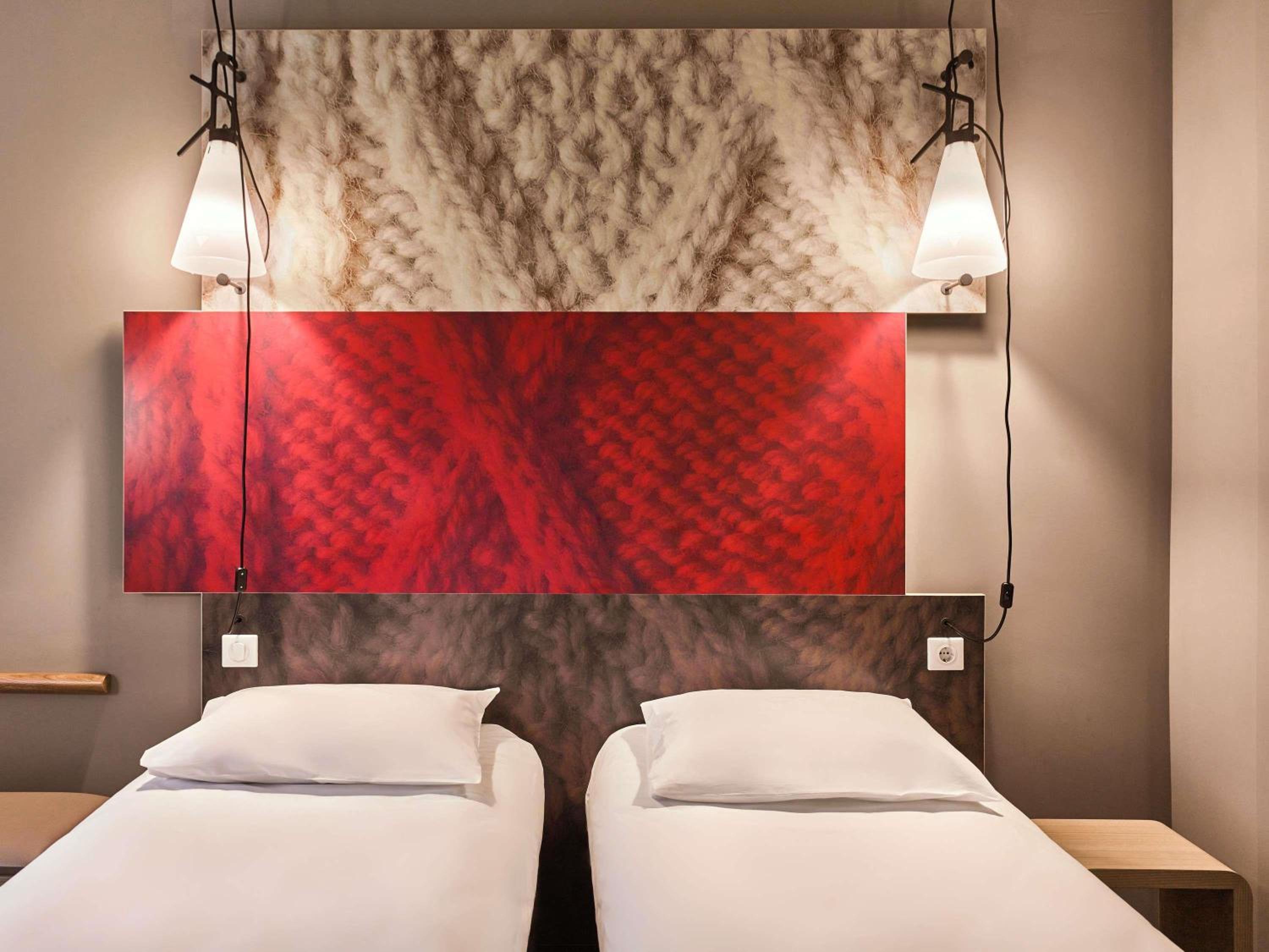 Accessible Room with Two Single Beds photo 2