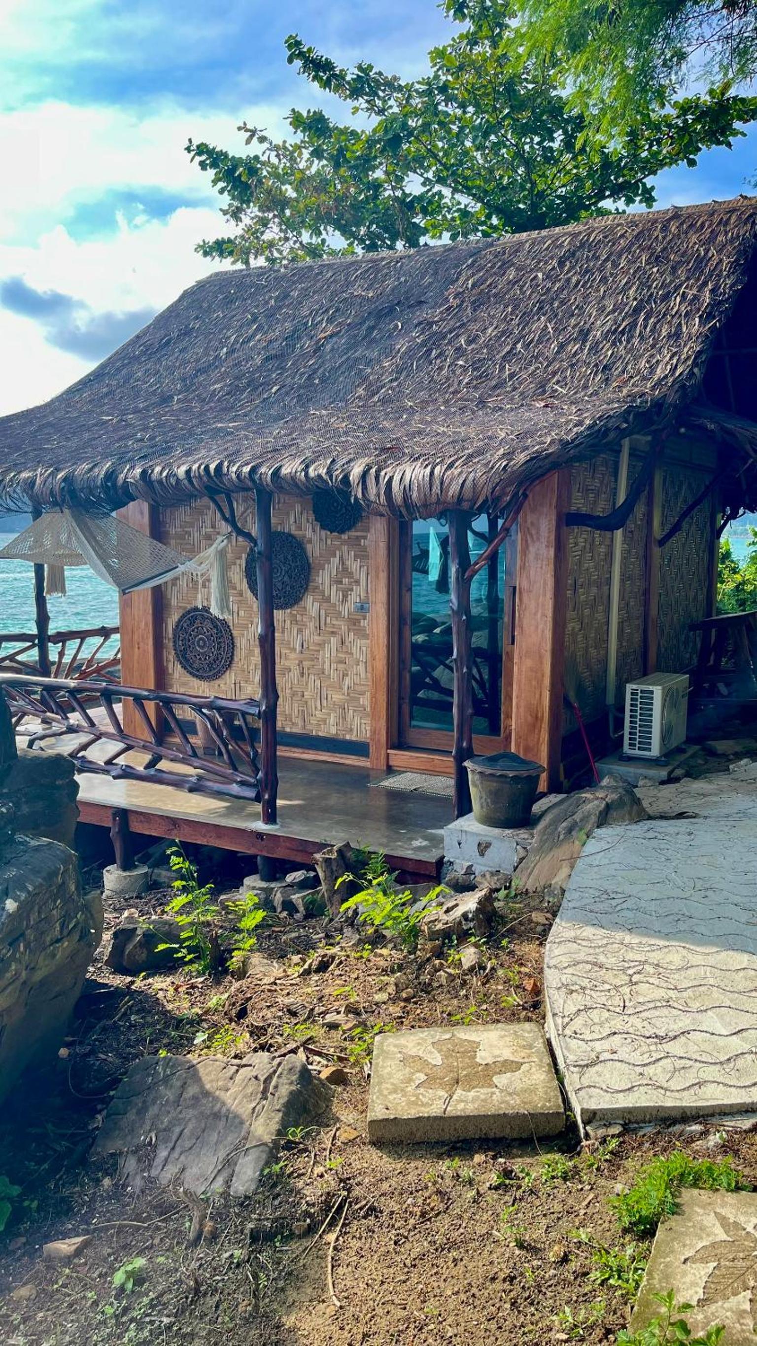 Numnoi Air-Condition with outside bathroom