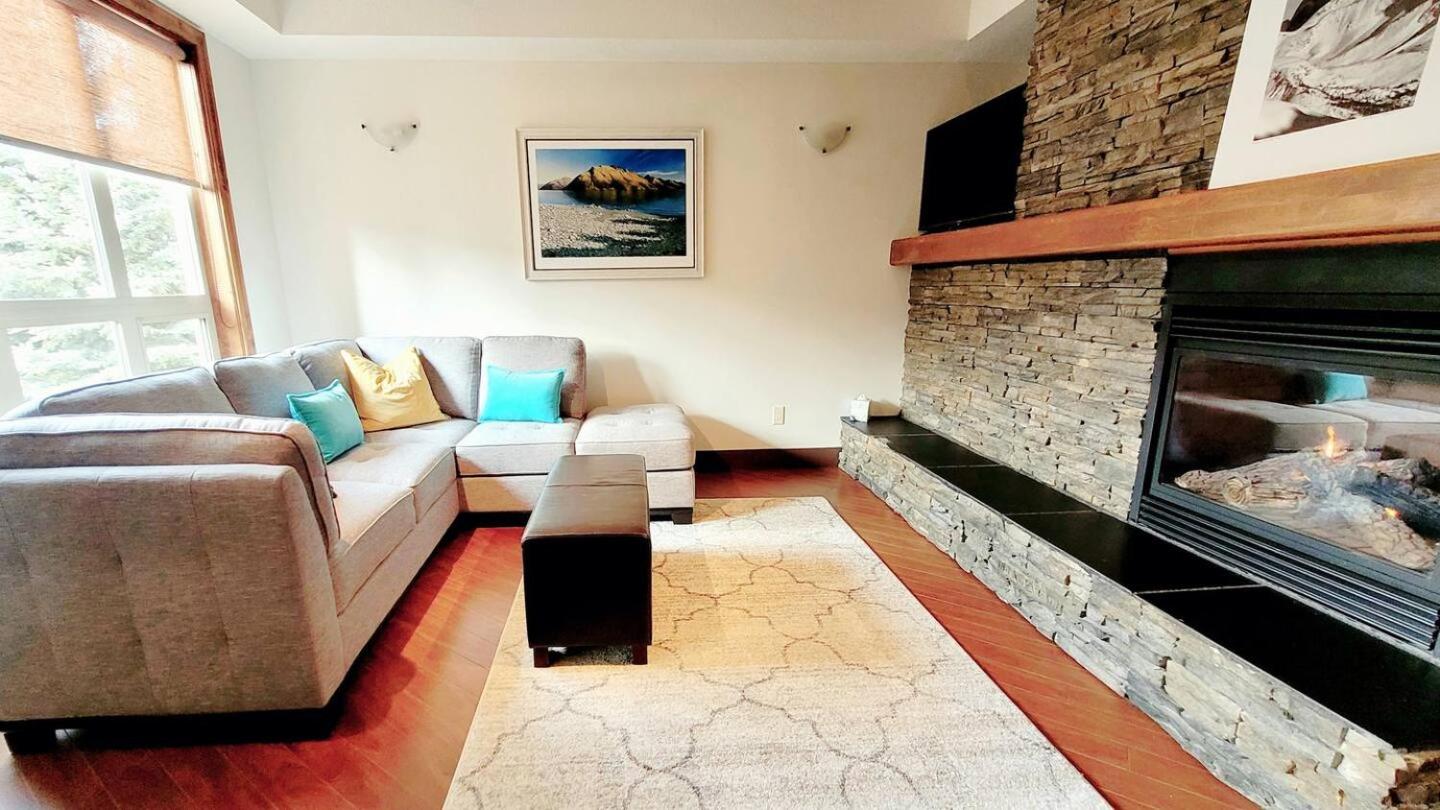One-Bedroom Apartment with Balcony photo 3