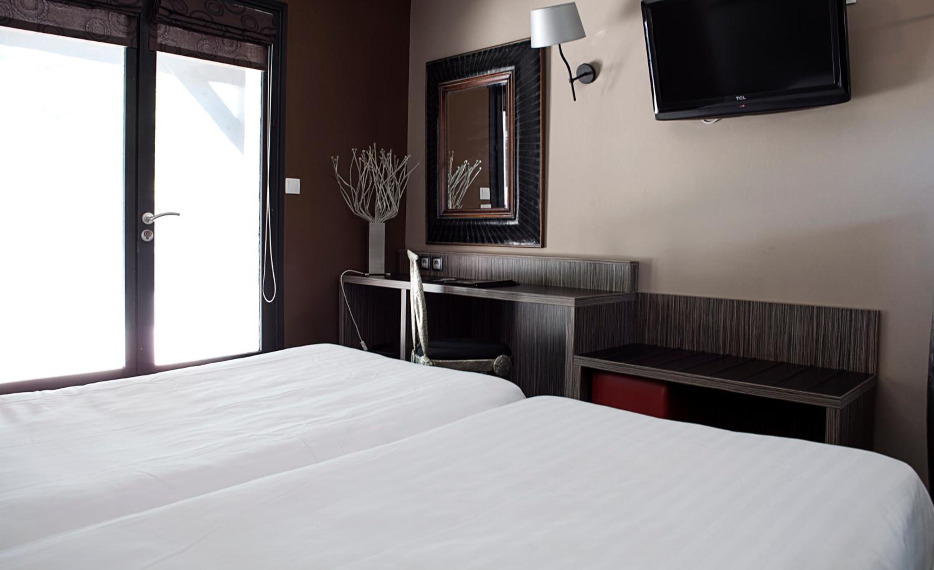 Twin Room - Photo 1