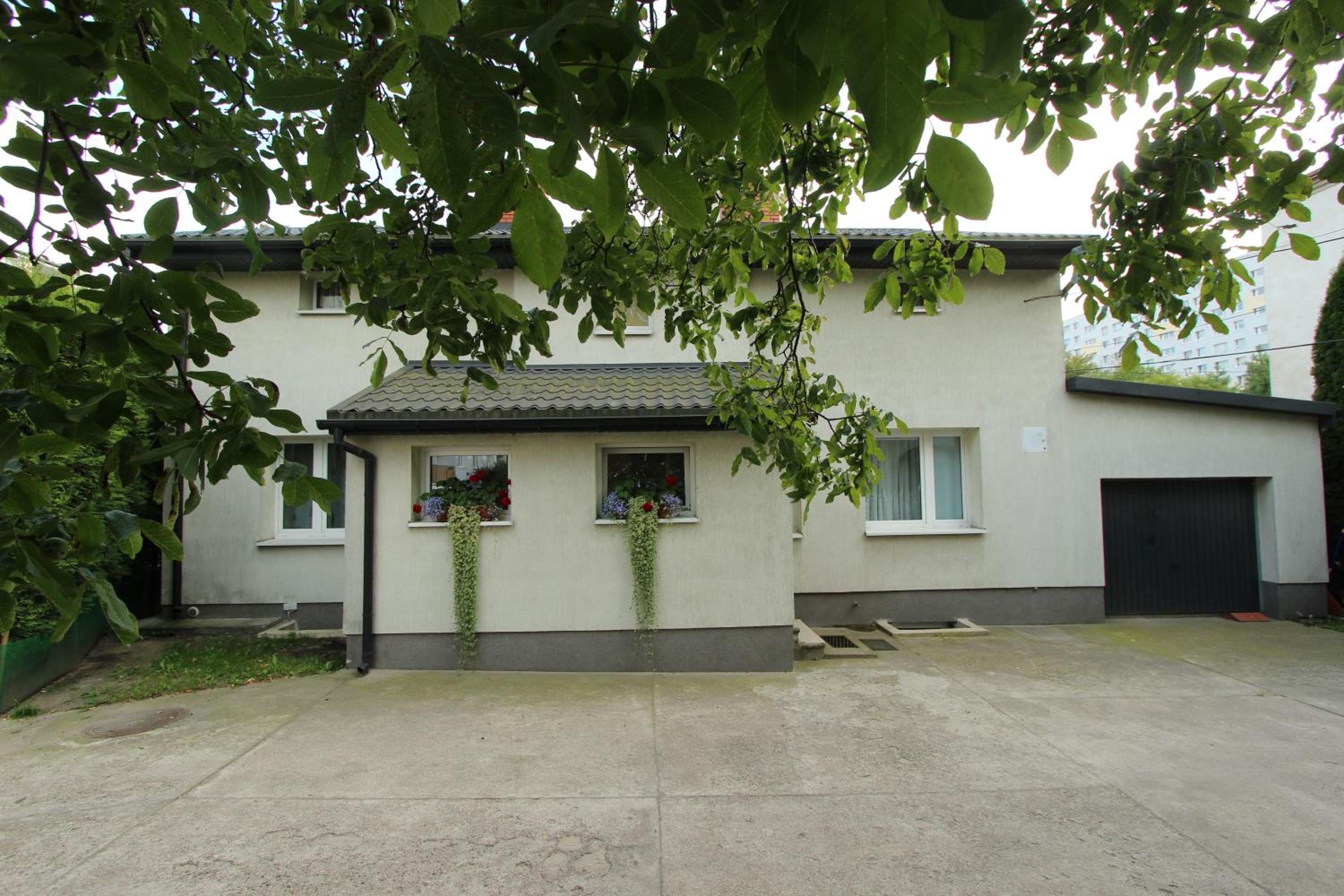 Studio Apartment - Photo 24