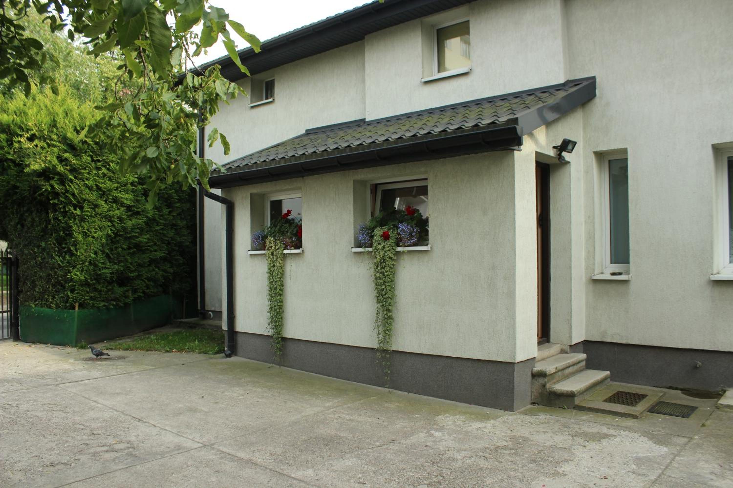 Studio Apartment - Photo 23