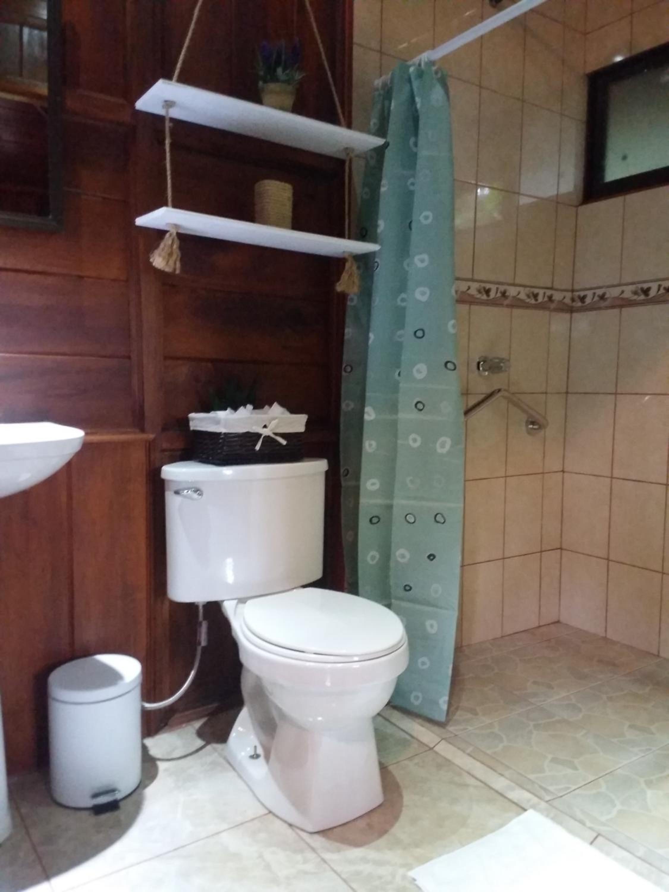Quadruple Room - Disability Access photo 2