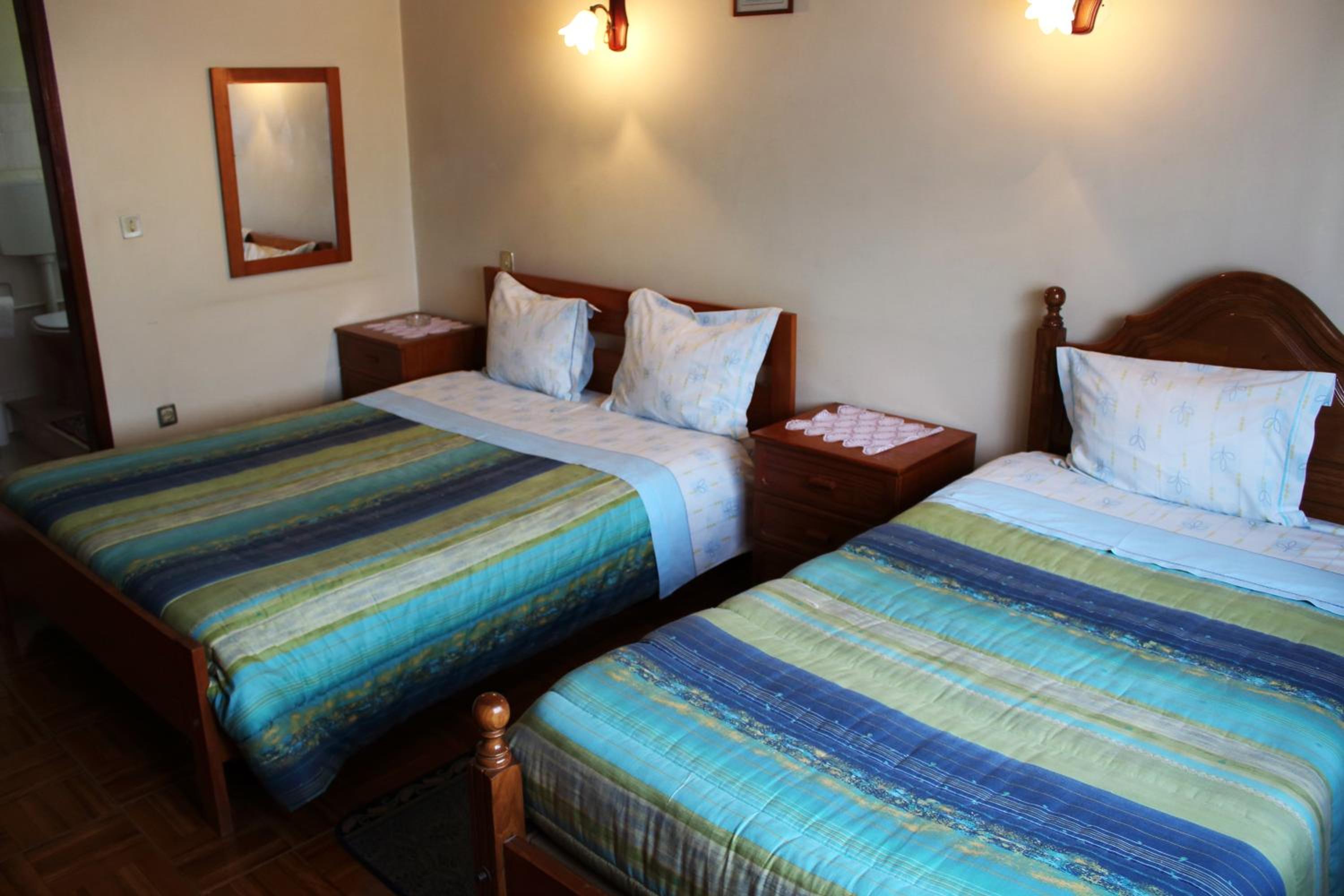 Double Room with Private Bathroom - Photo 4