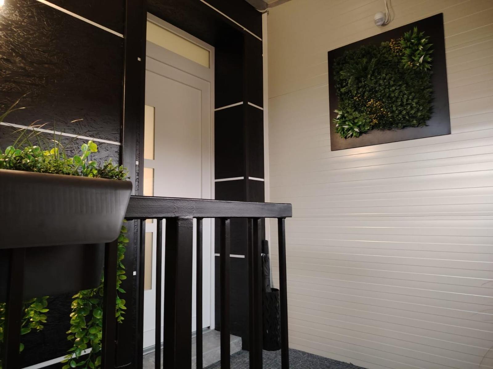 One-Bedroom Apartment with Terrace photo 3