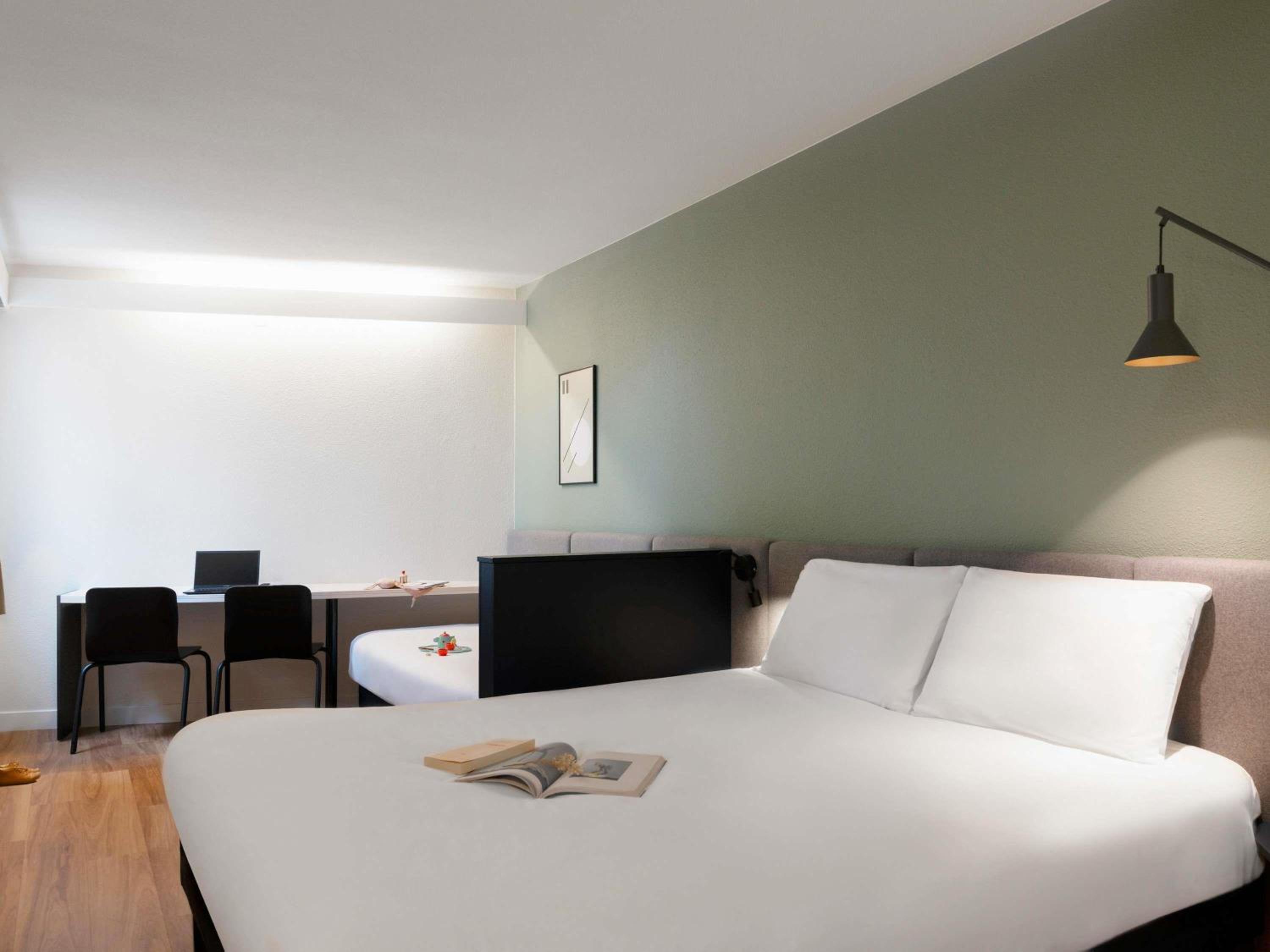 Triple Room with One Double Bed and One Single Bed photo 1