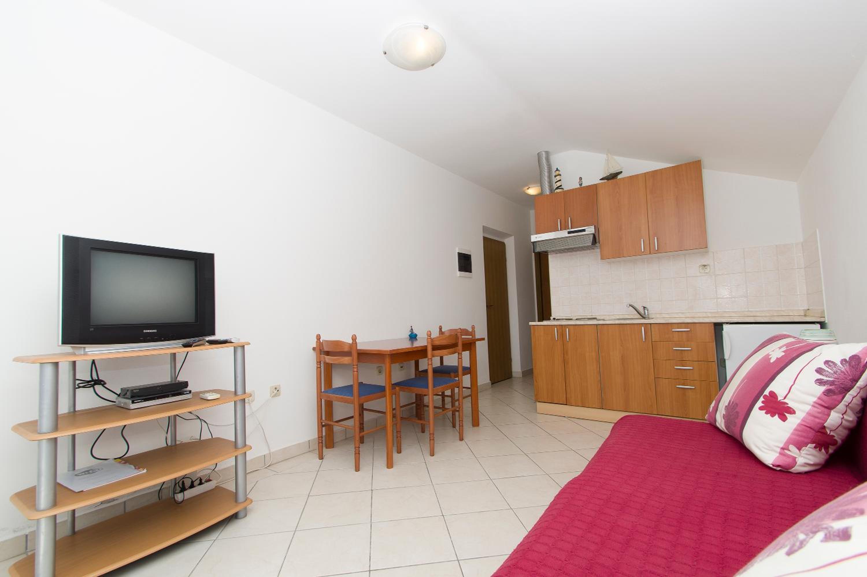 One-Bedroom Apartment with Balcony photo 1