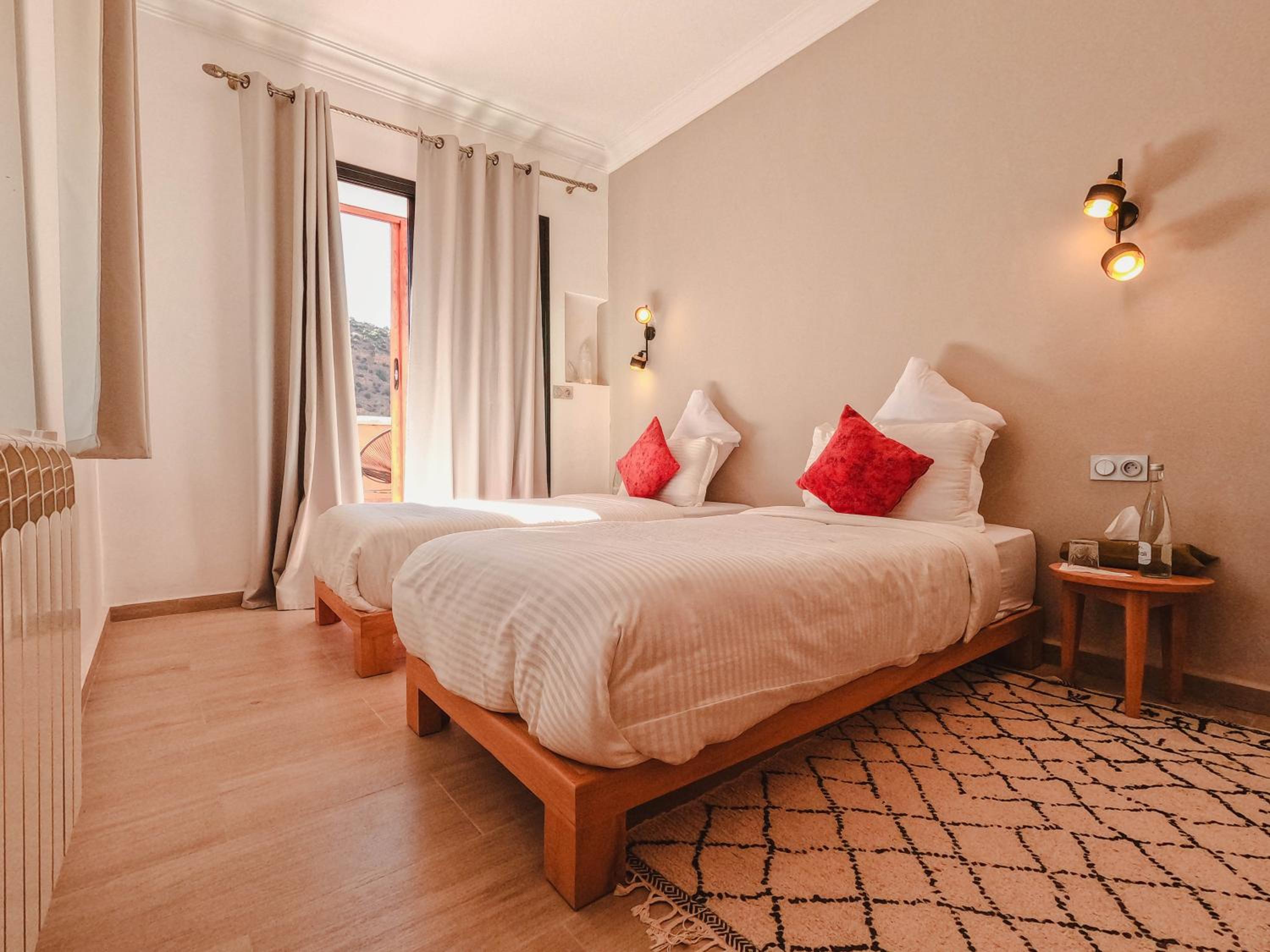 Deluxe Double or Twin Room photo 3