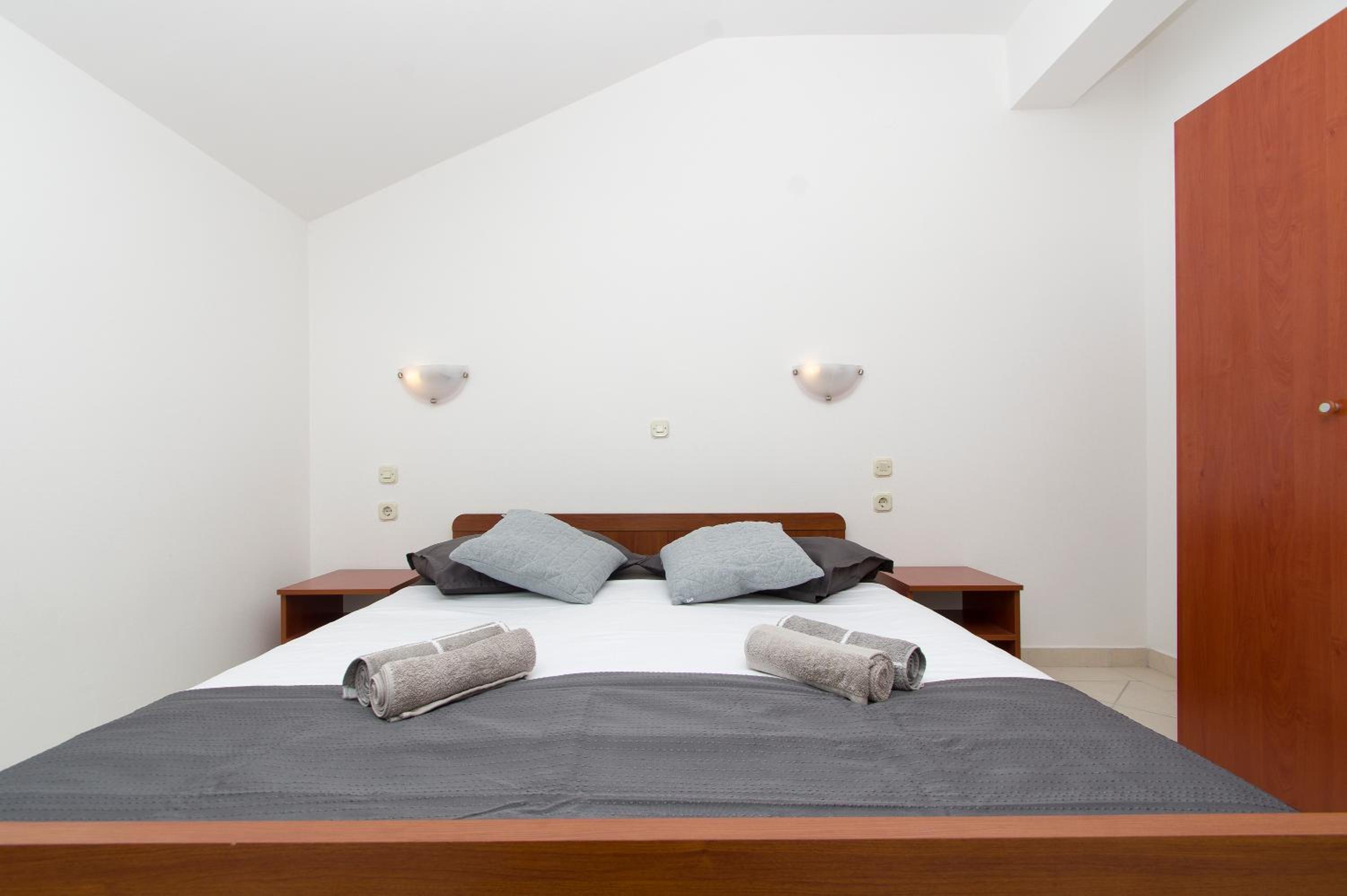 Two-Bedroom Apartment with Sea View photo 3