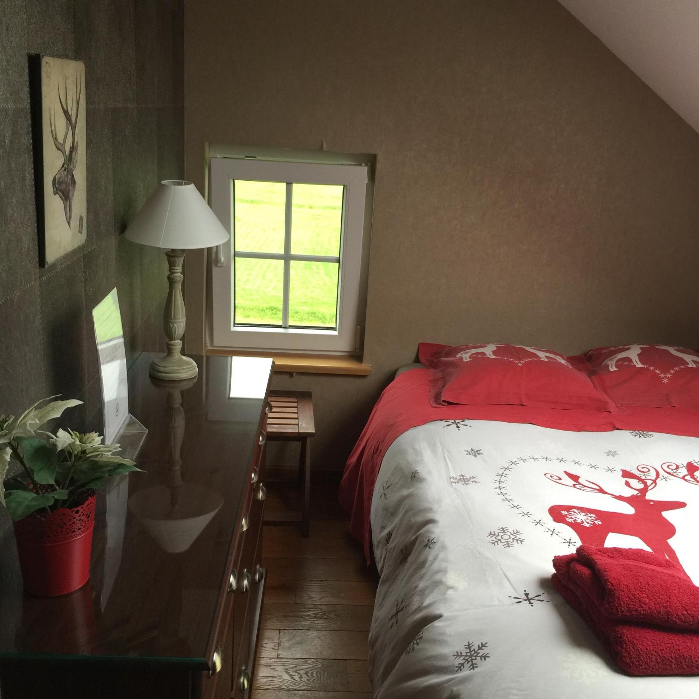 Small Double Room with Shared Bathroom photo 2