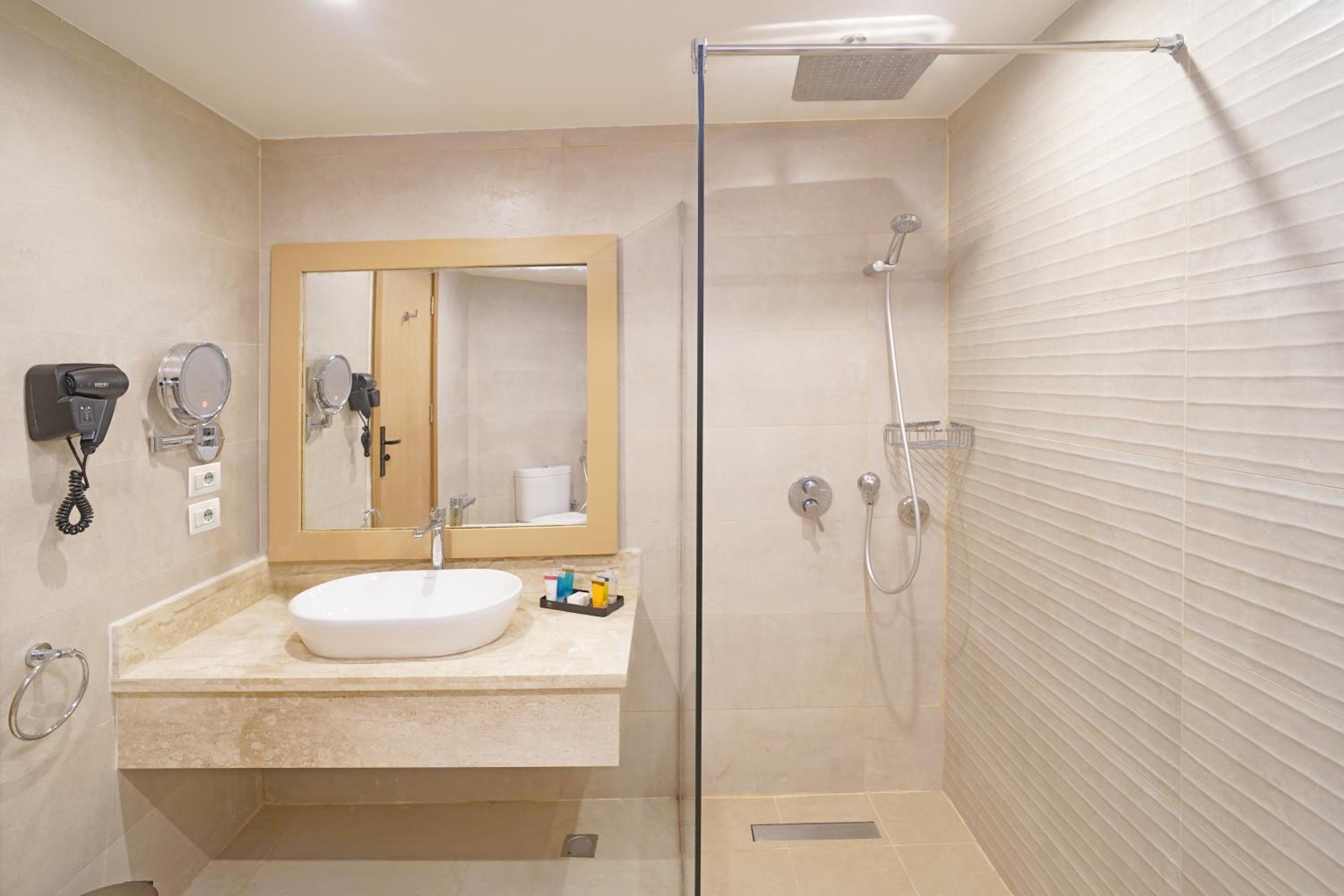 Premium Sea View Room - Photo 2