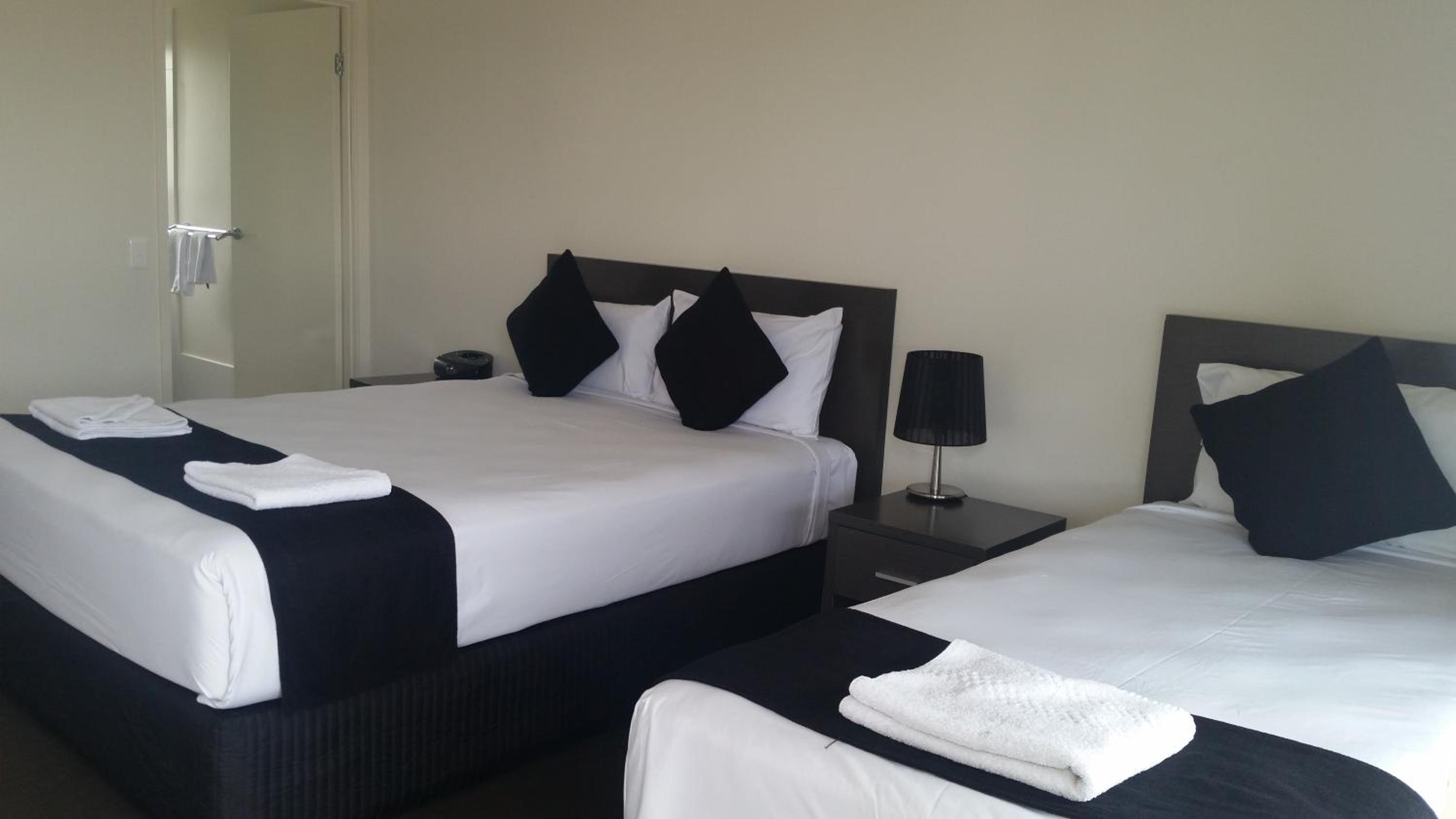 Deluxe Twin Room photo 3