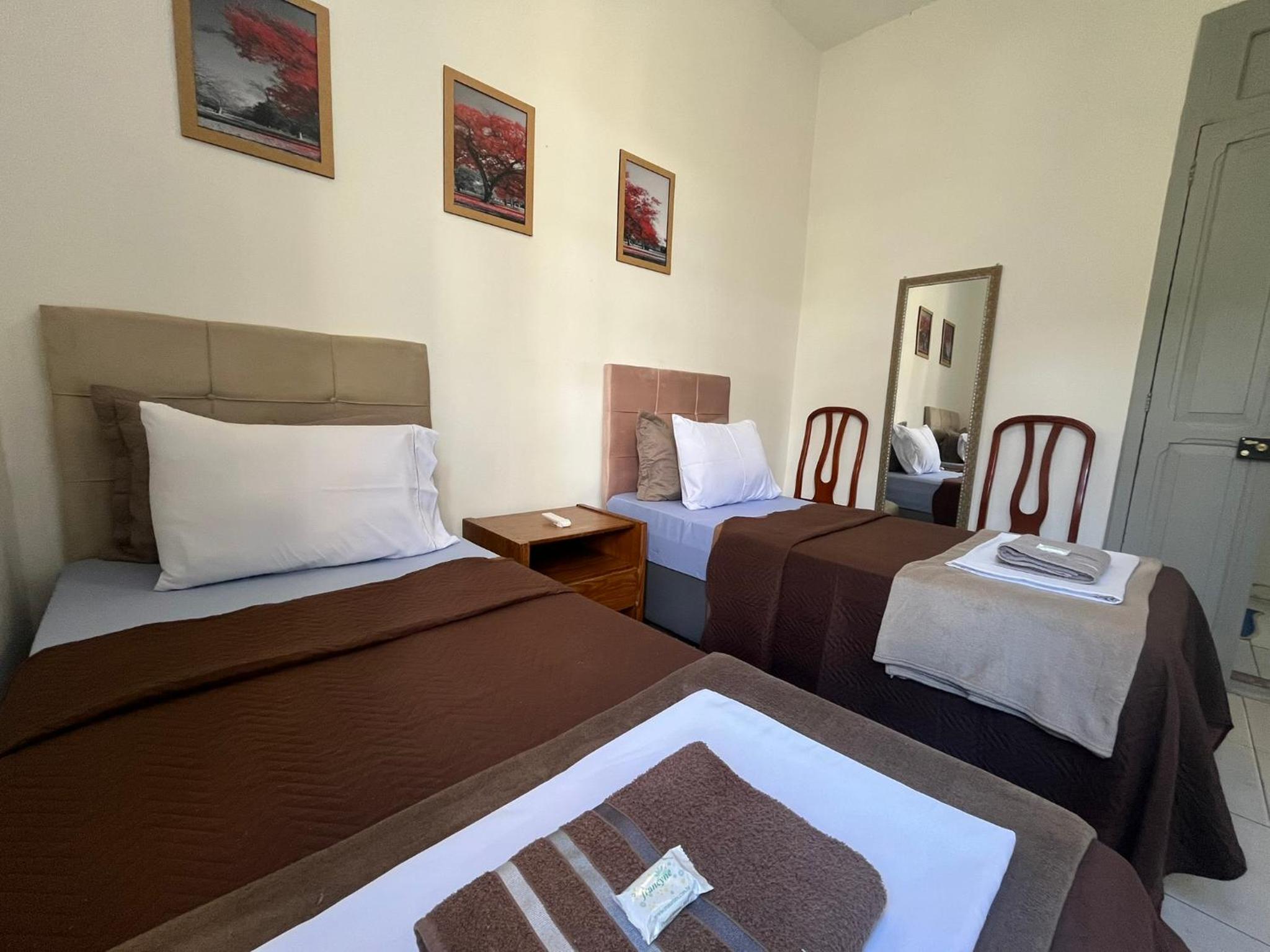 Double Room with Shared Bathroom photo 2
