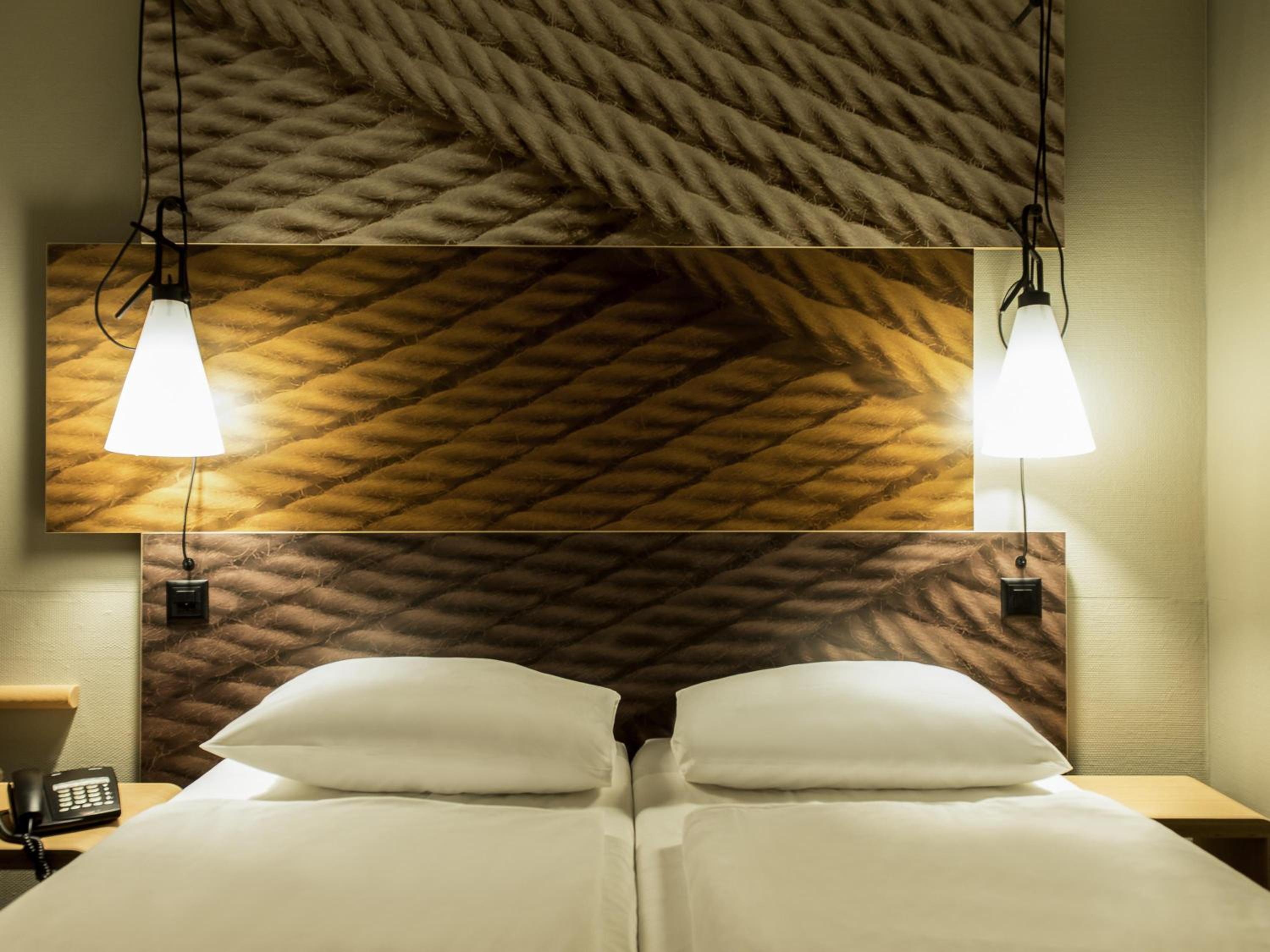 Standard Twin Room - Photo 2