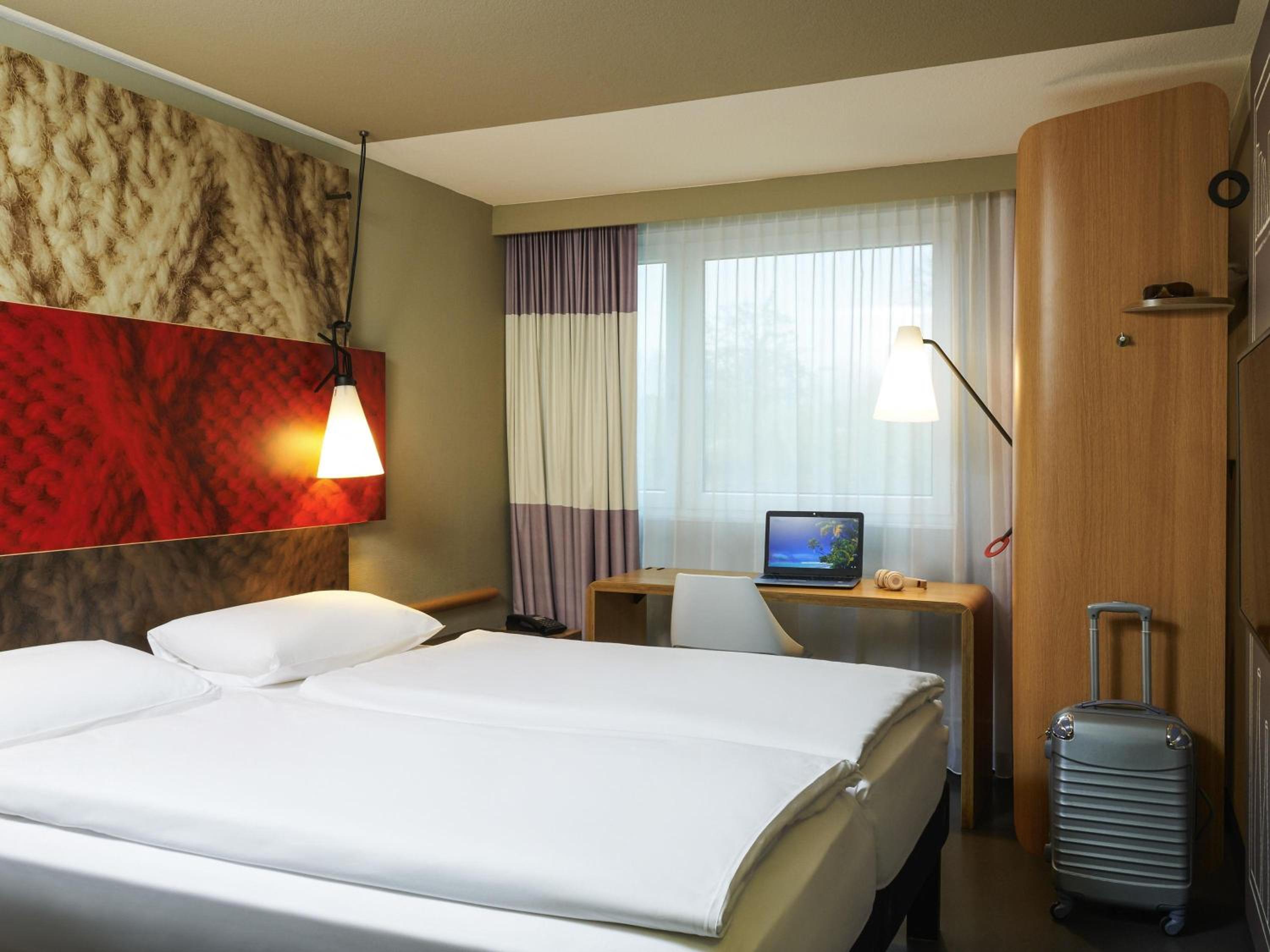 Standard Twin Room - Photo 3