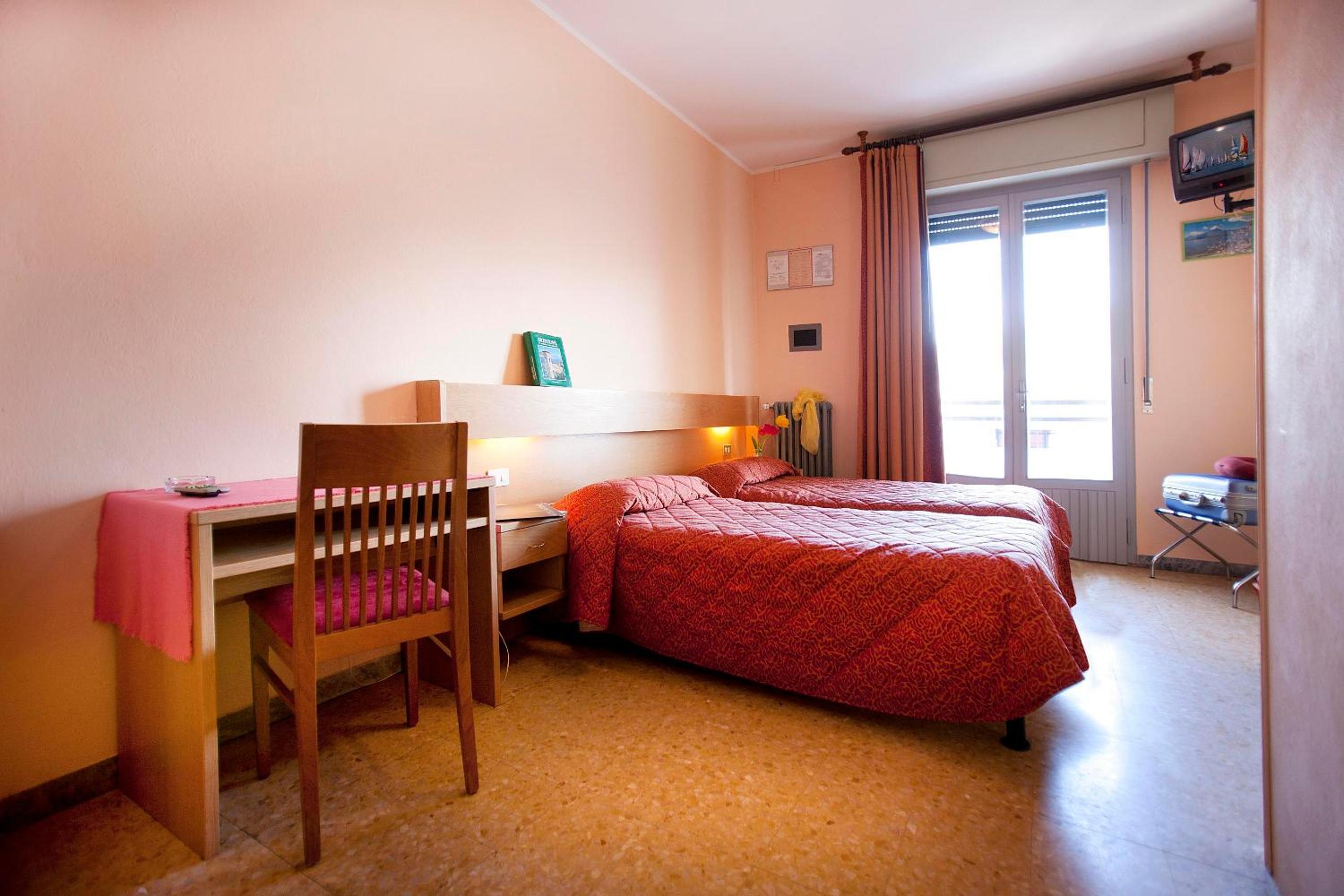 Double Room with Extra Bed photo 1