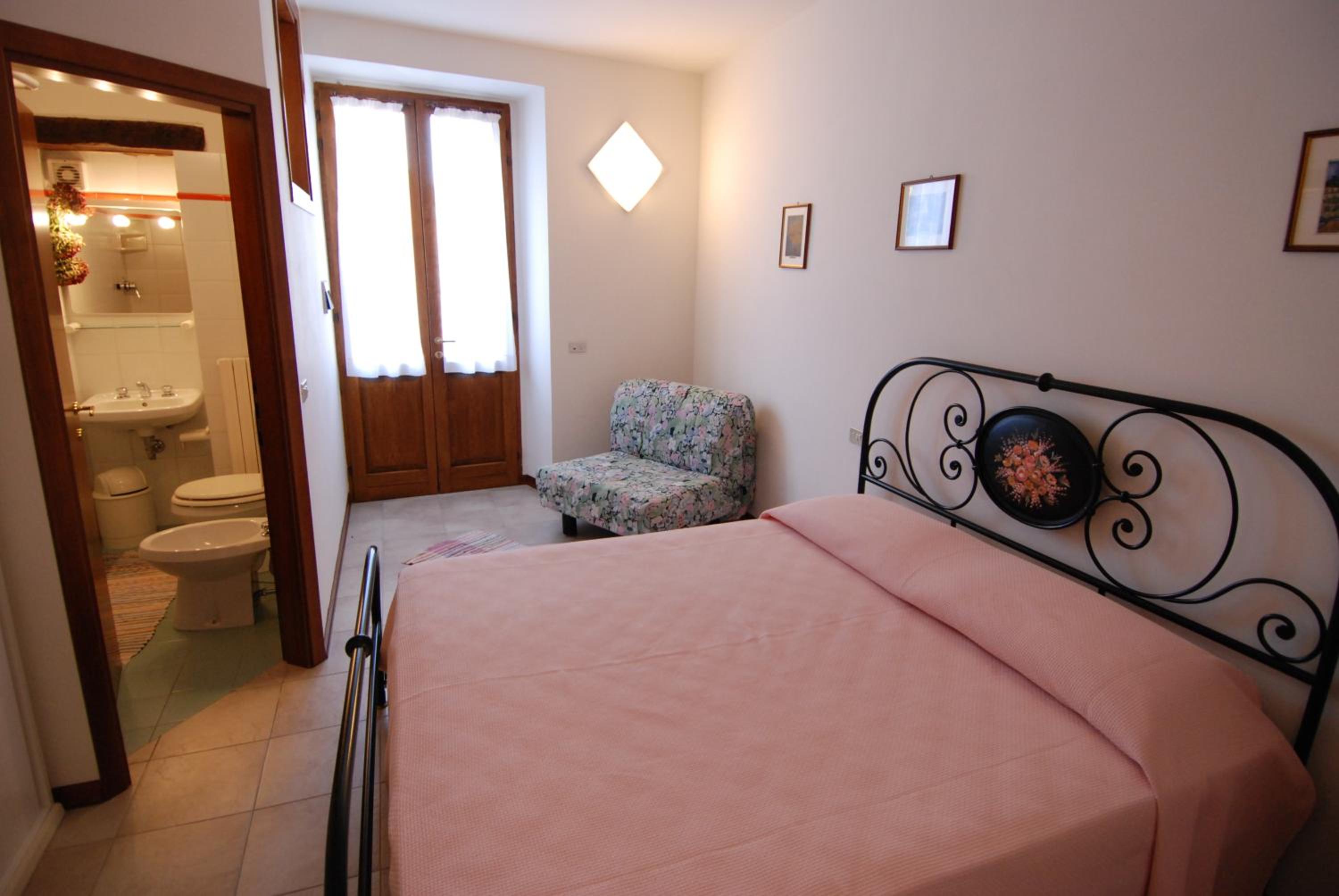Two-Bedroom Apartment (4 Adults) photo 3