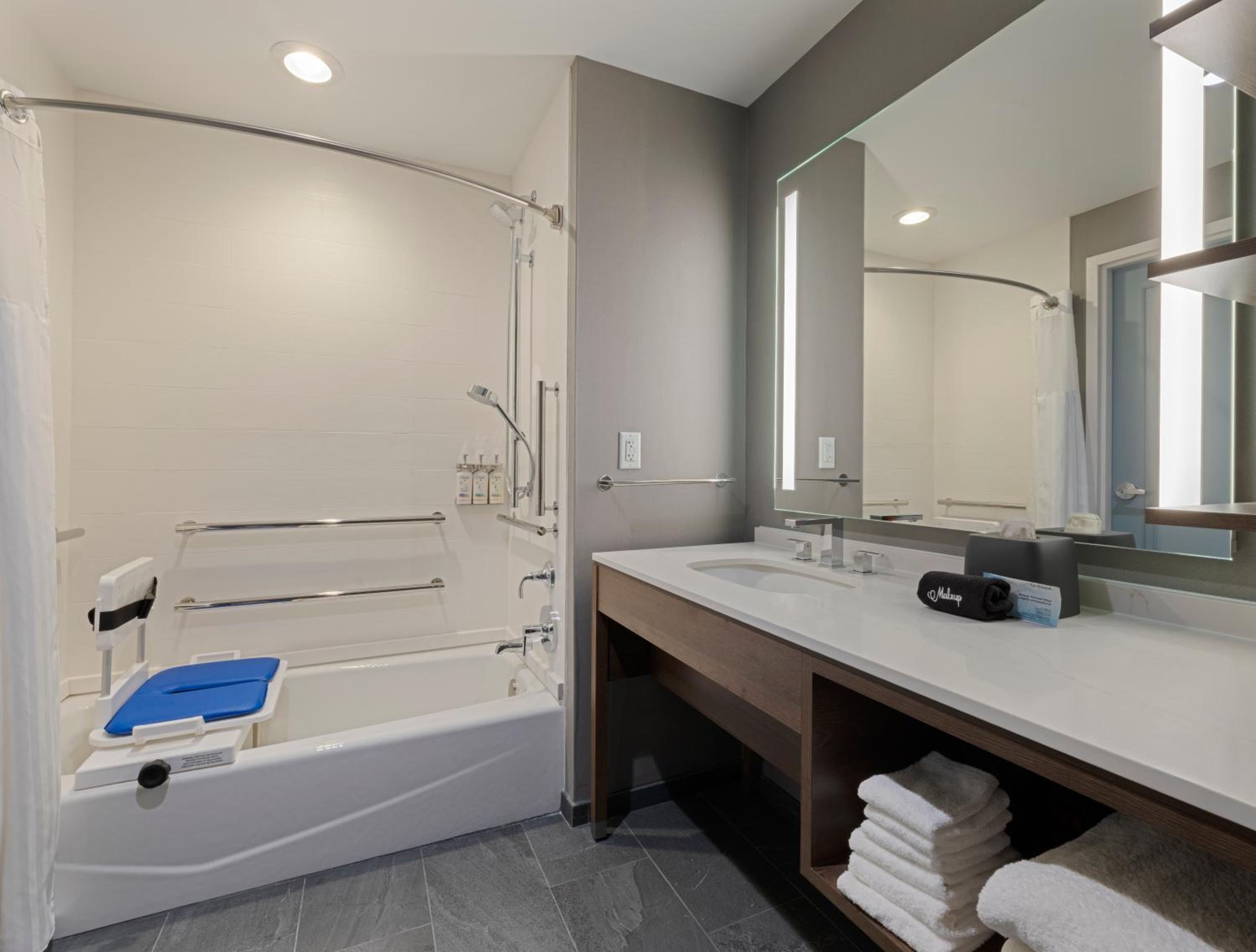 King Bed Studio Suite with Sofa Sleeper, Kitchen, Accessible with Tub, Hearing Accessible