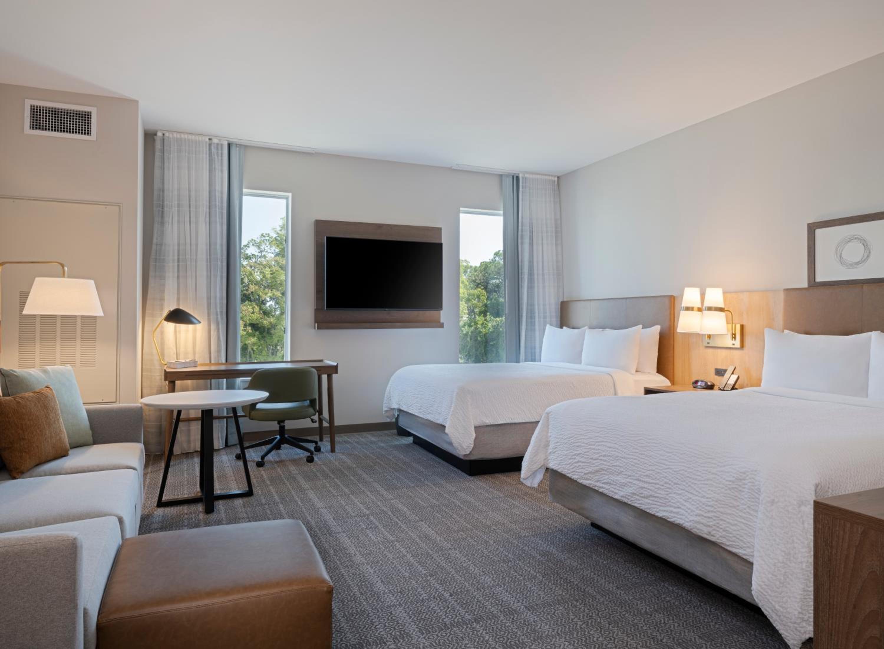 2 Queen Bed Suite, 2 Rooms with Sofa Sleeper, Kitchen
